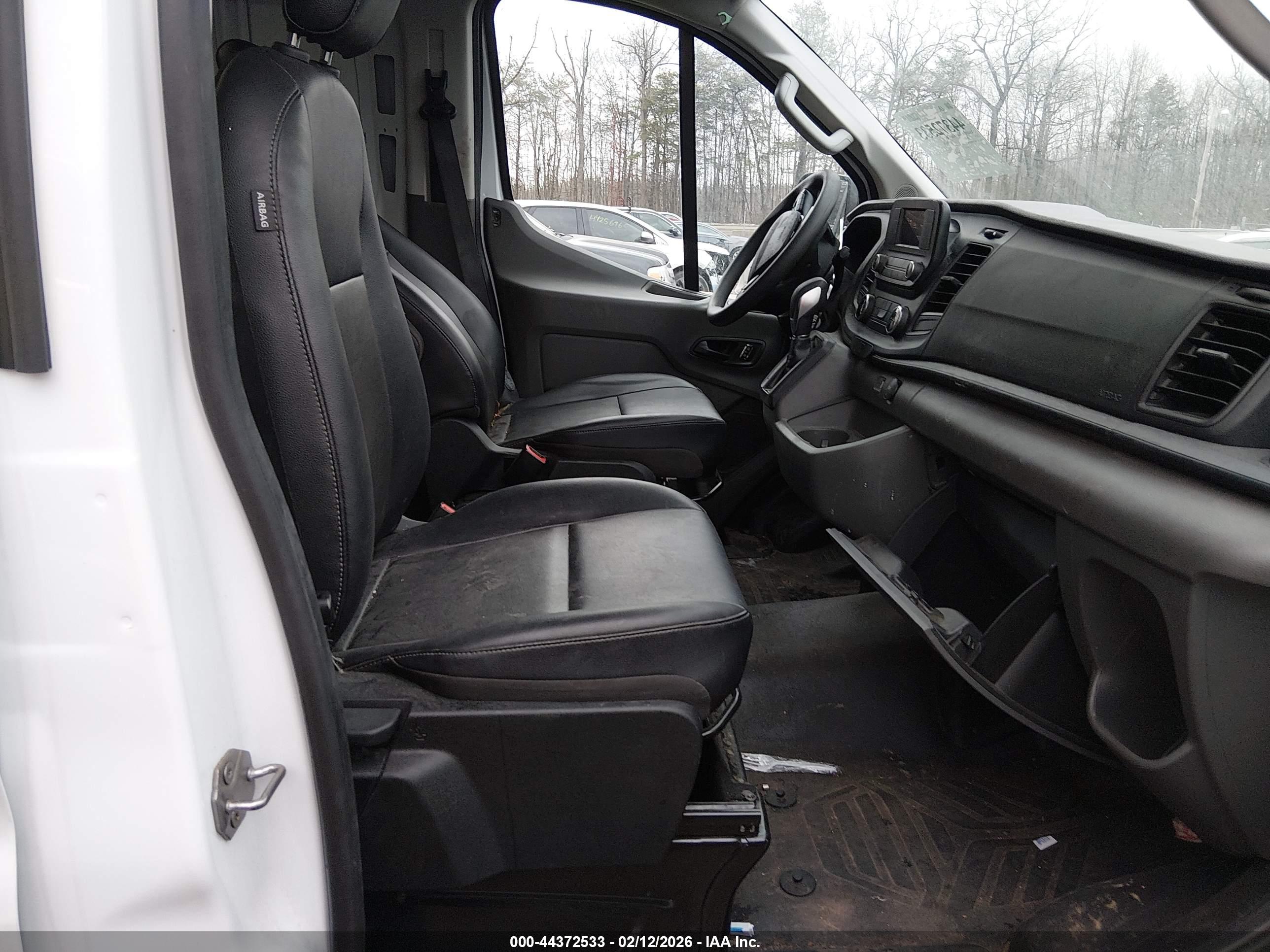 FORD TRANSIT-250 image 5