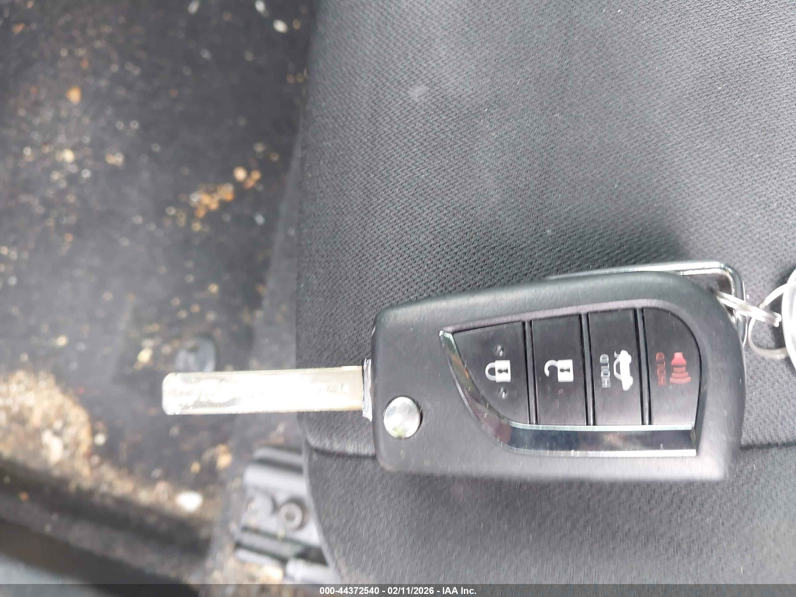 TOYOTA CAMRY image 11