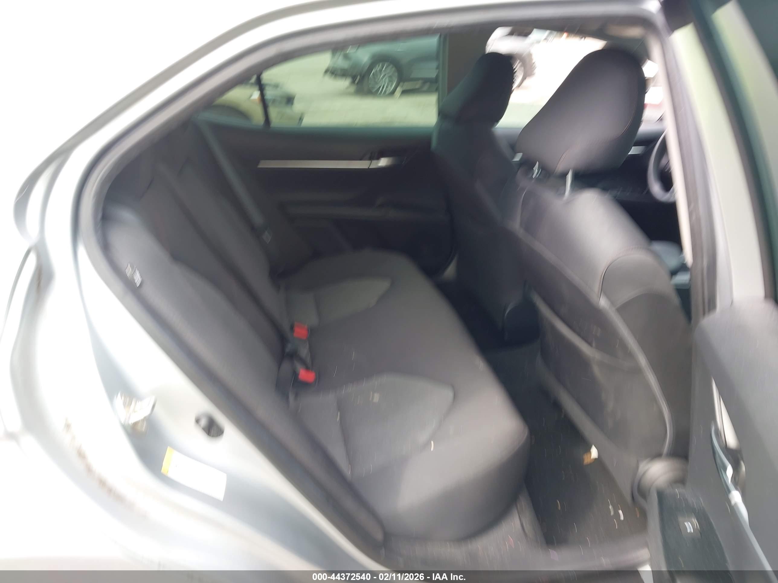 TOYOTA CAMRY image 8