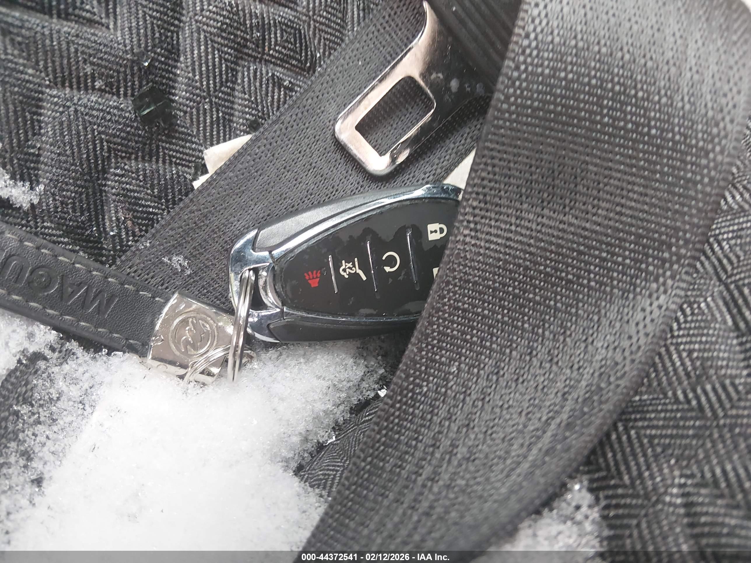 CHEVROLET EQUINOX image 11