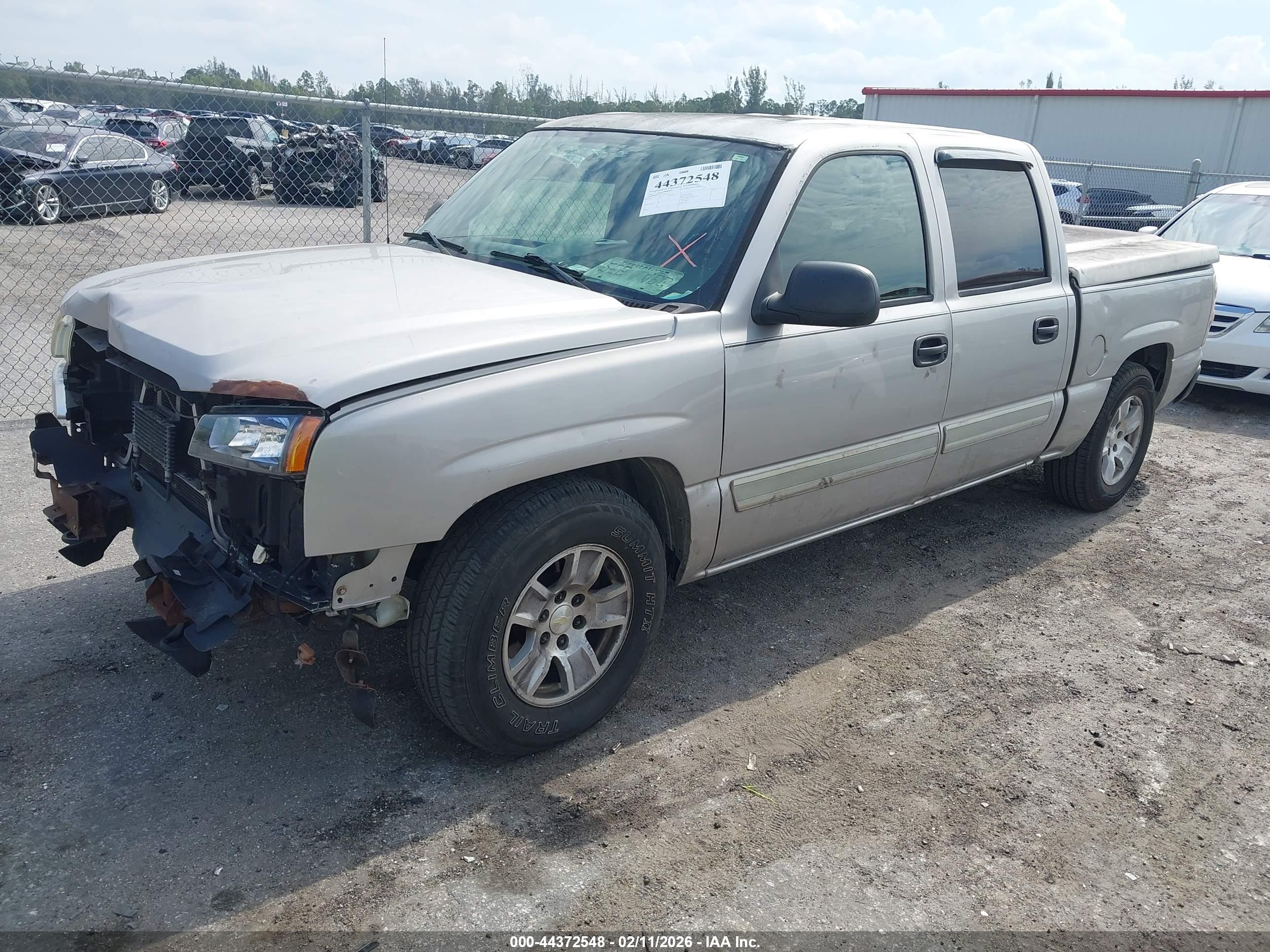 CHEVROLET SILVERADO image 2