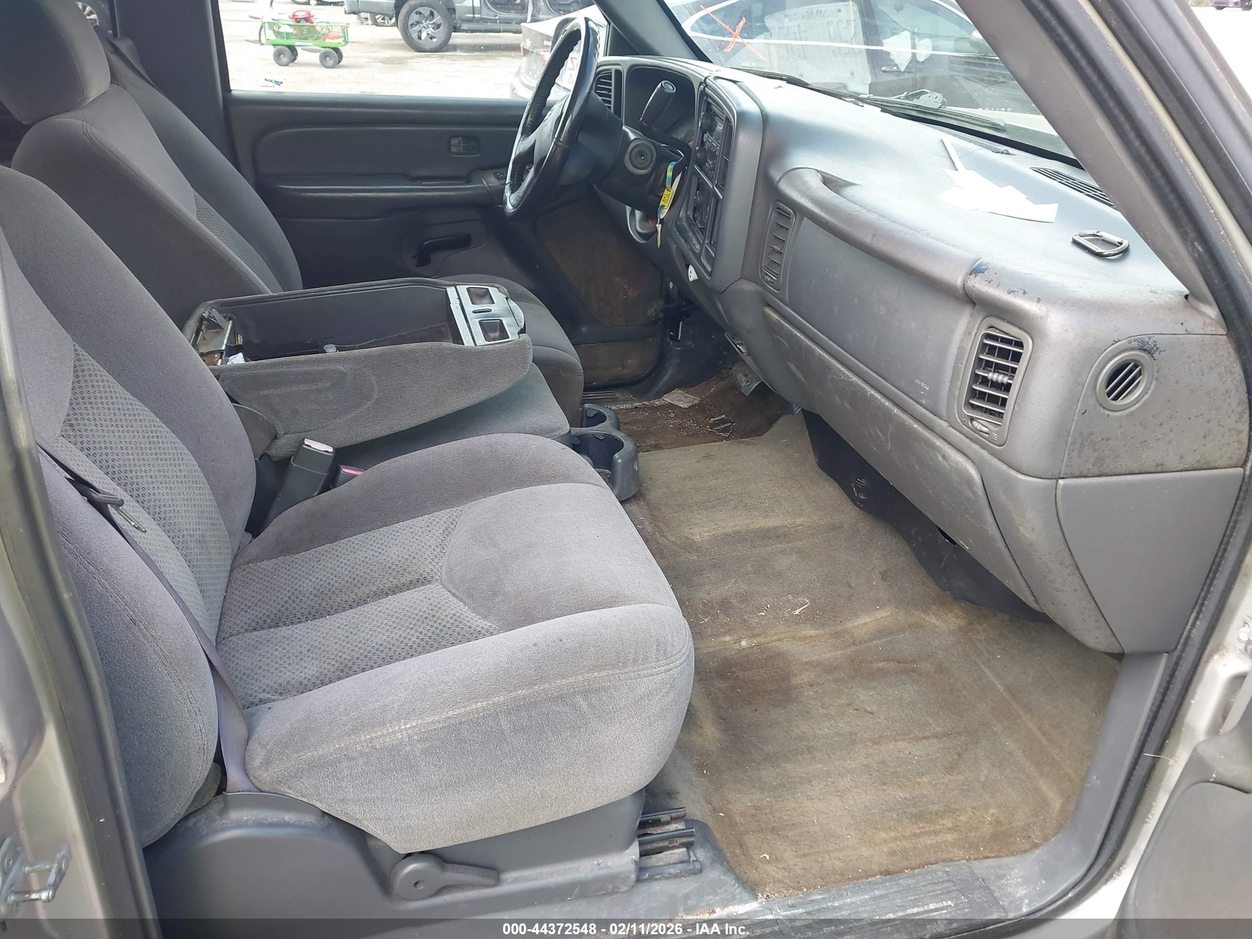CHEVROLET SILVERADO image 5