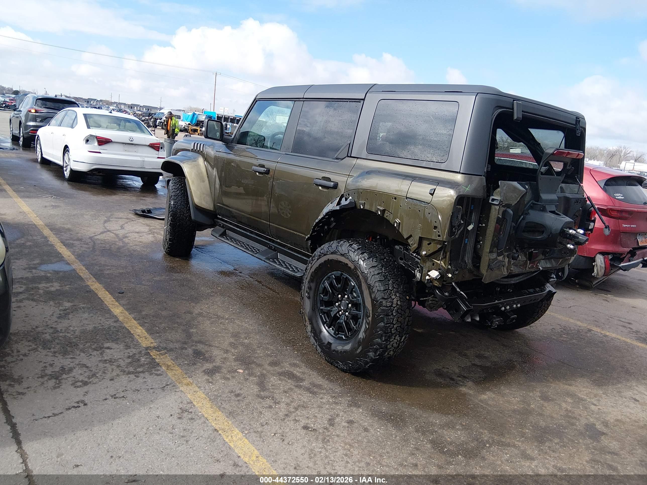 FORD BRONCO image 3
