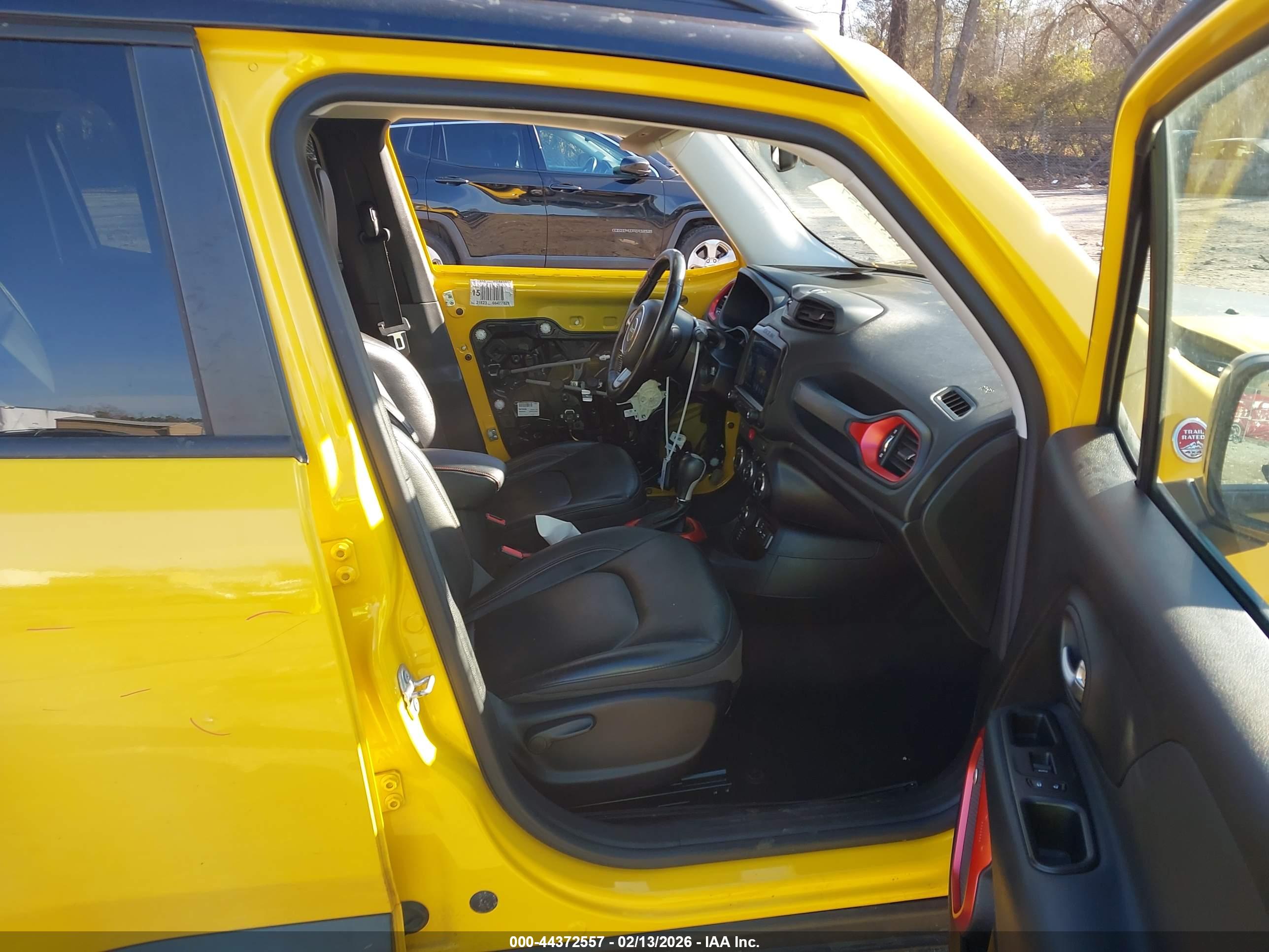 JEEP RENEGADE image 5