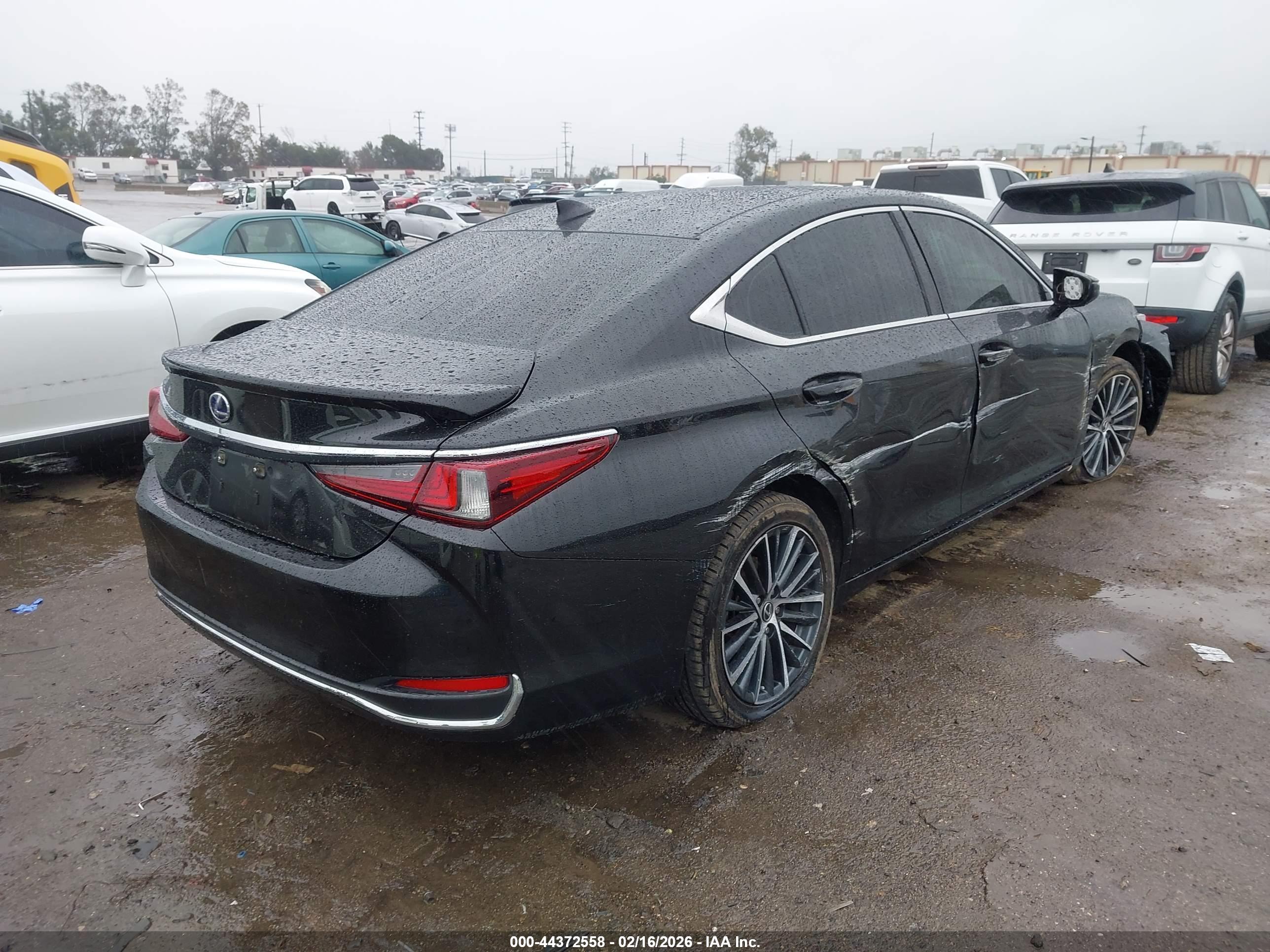 LEXUS ES image 4
