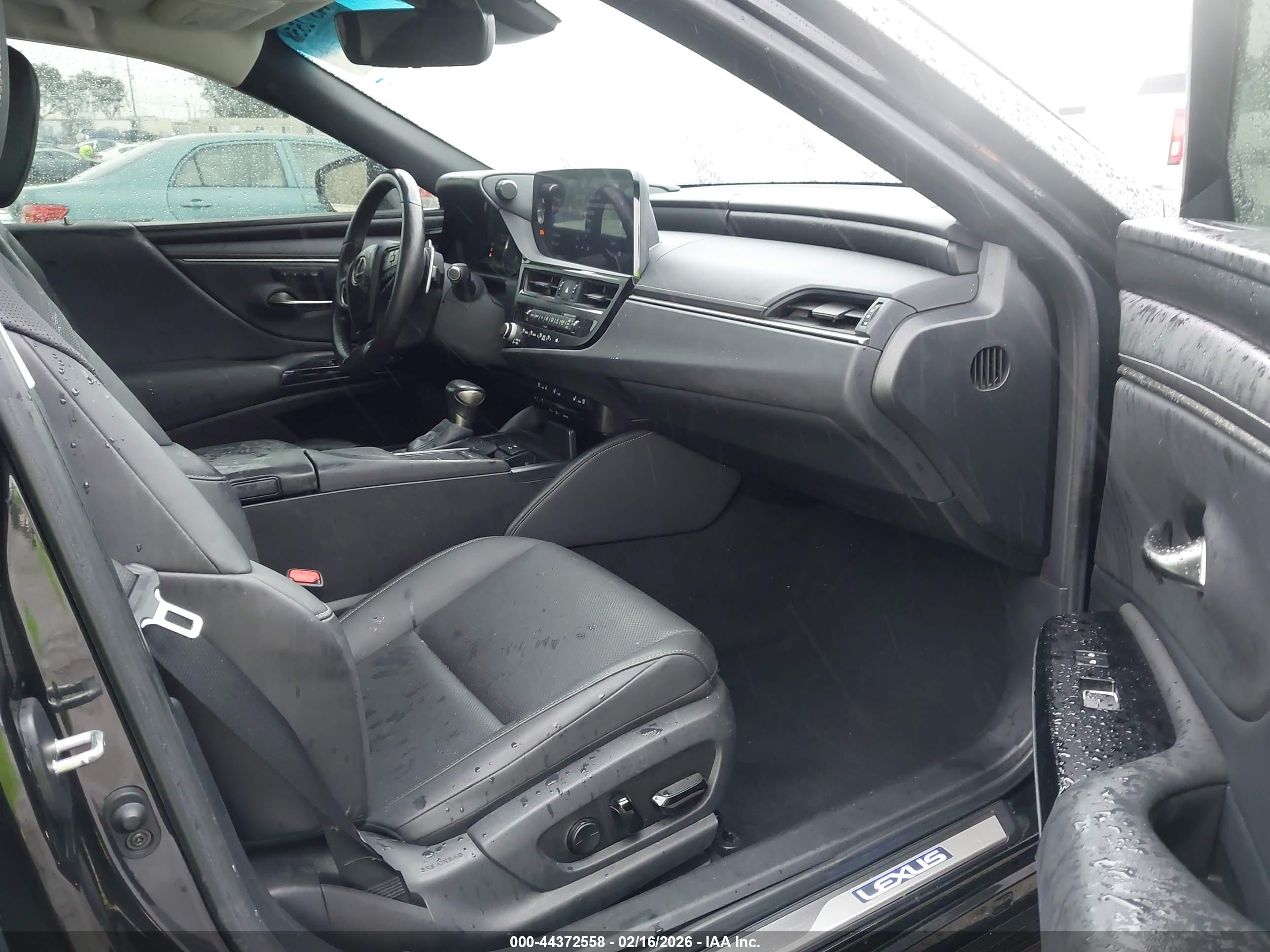 LEXUS ES image 5