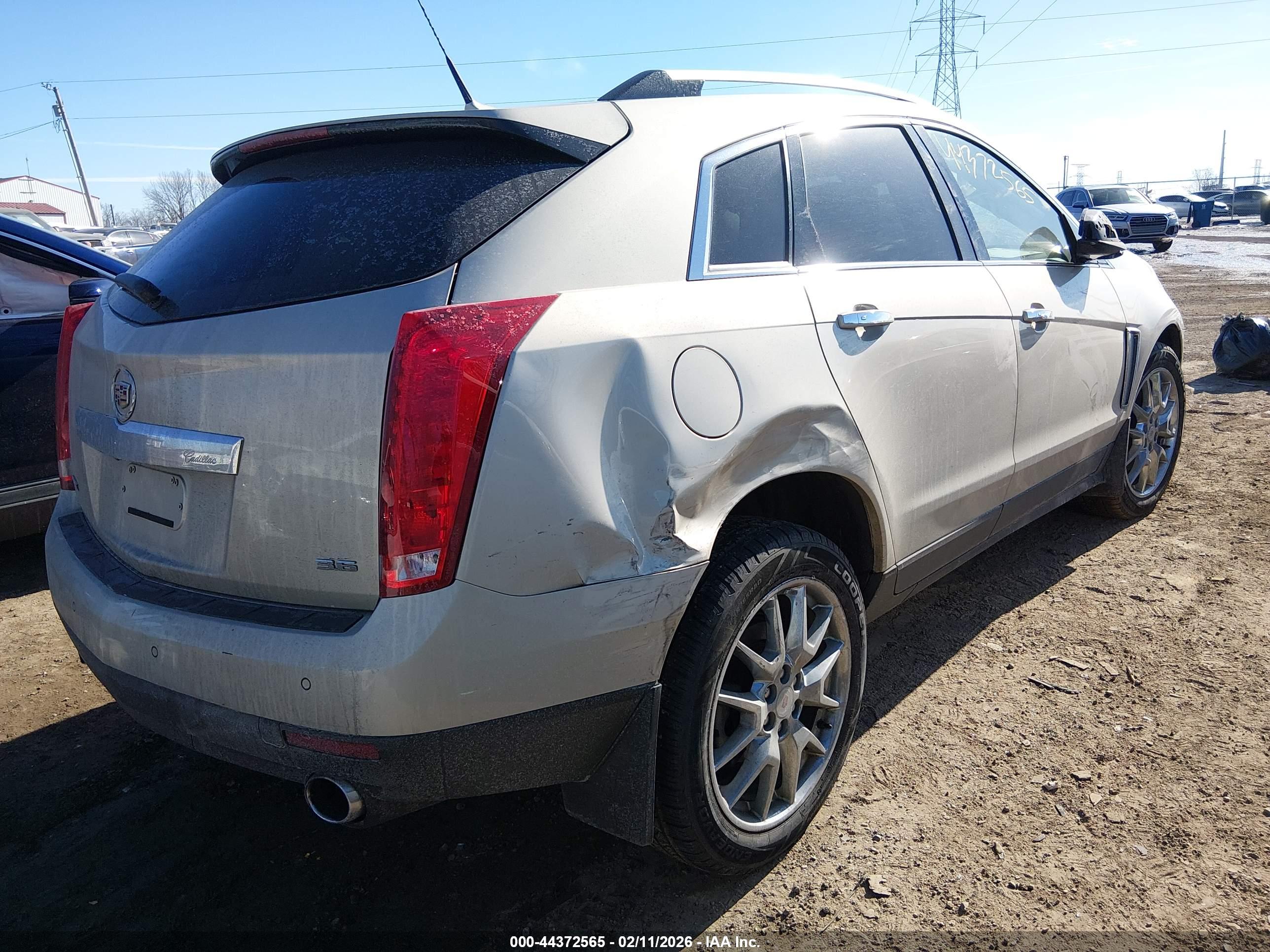 CADILLAC SRX image 4