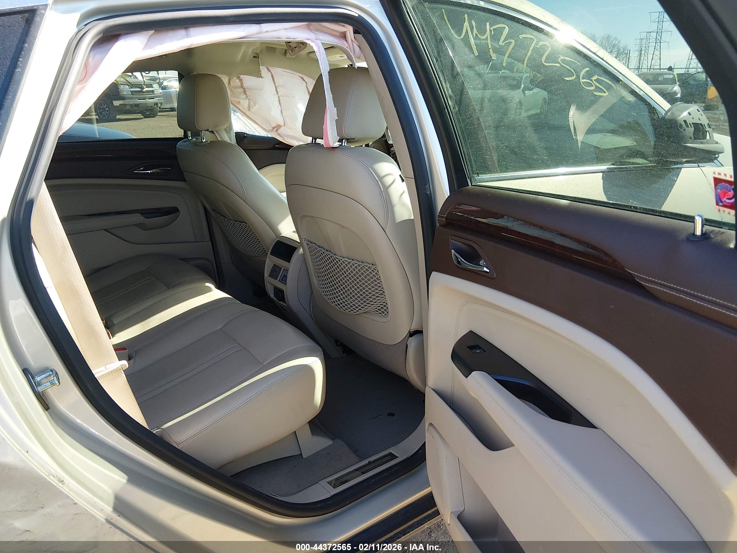 CADILLAC SRX image 8