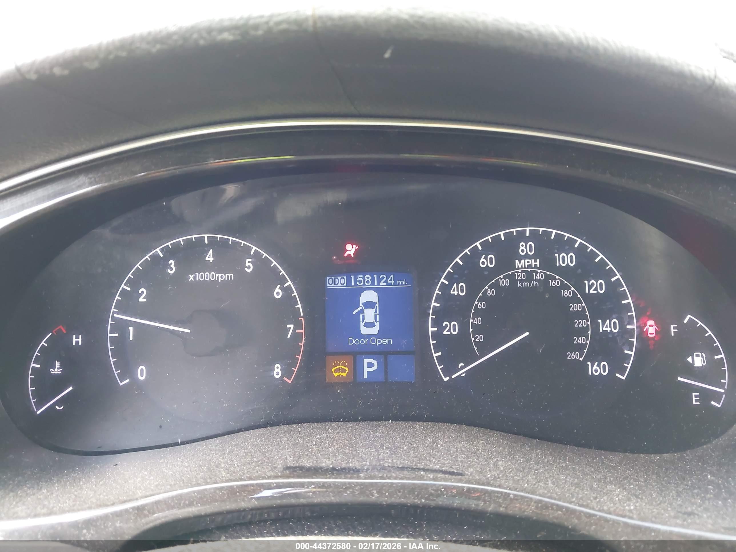 HYUNDAI GENESIS image 7