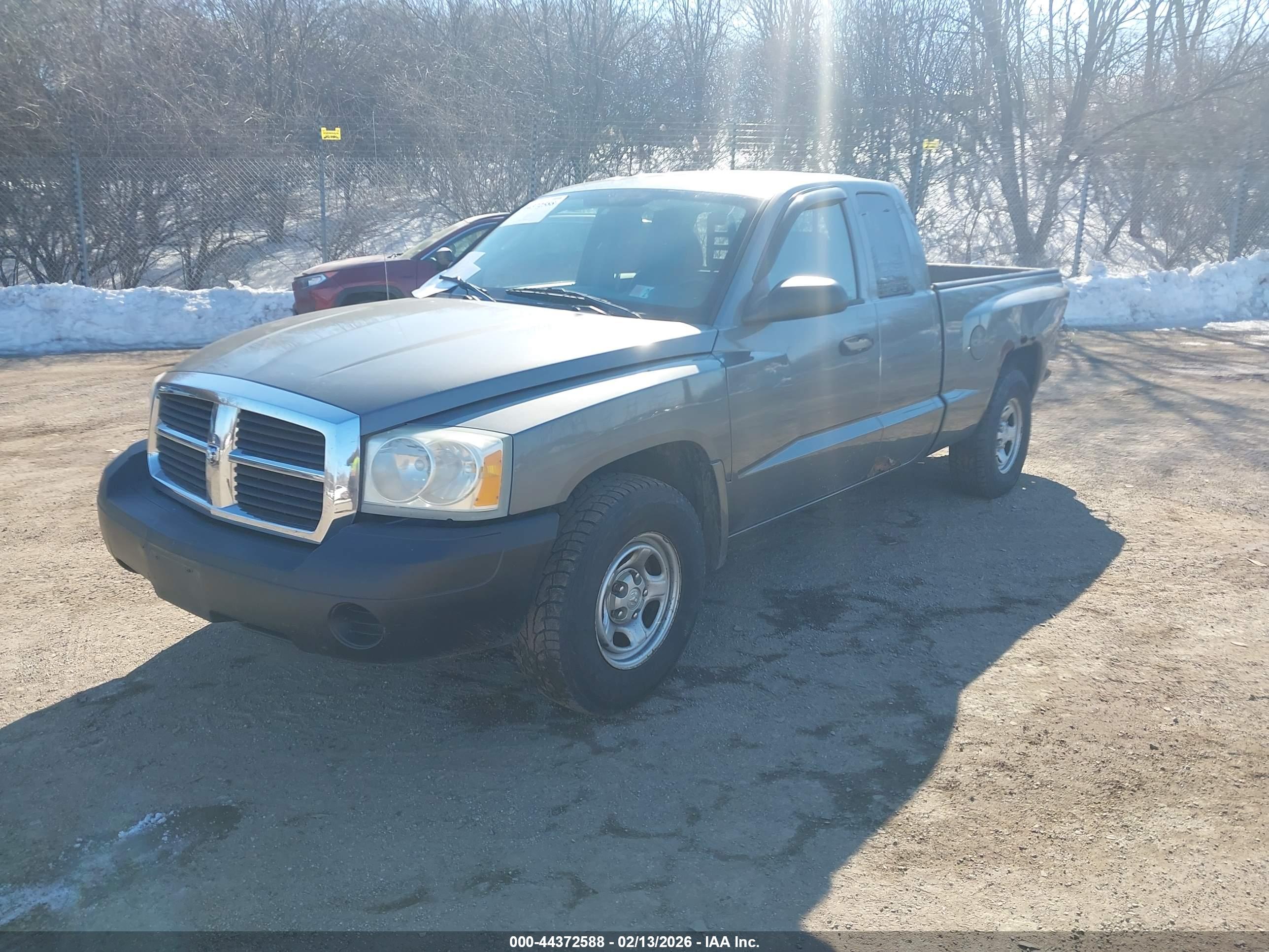 DODGE DAKOTA image 2