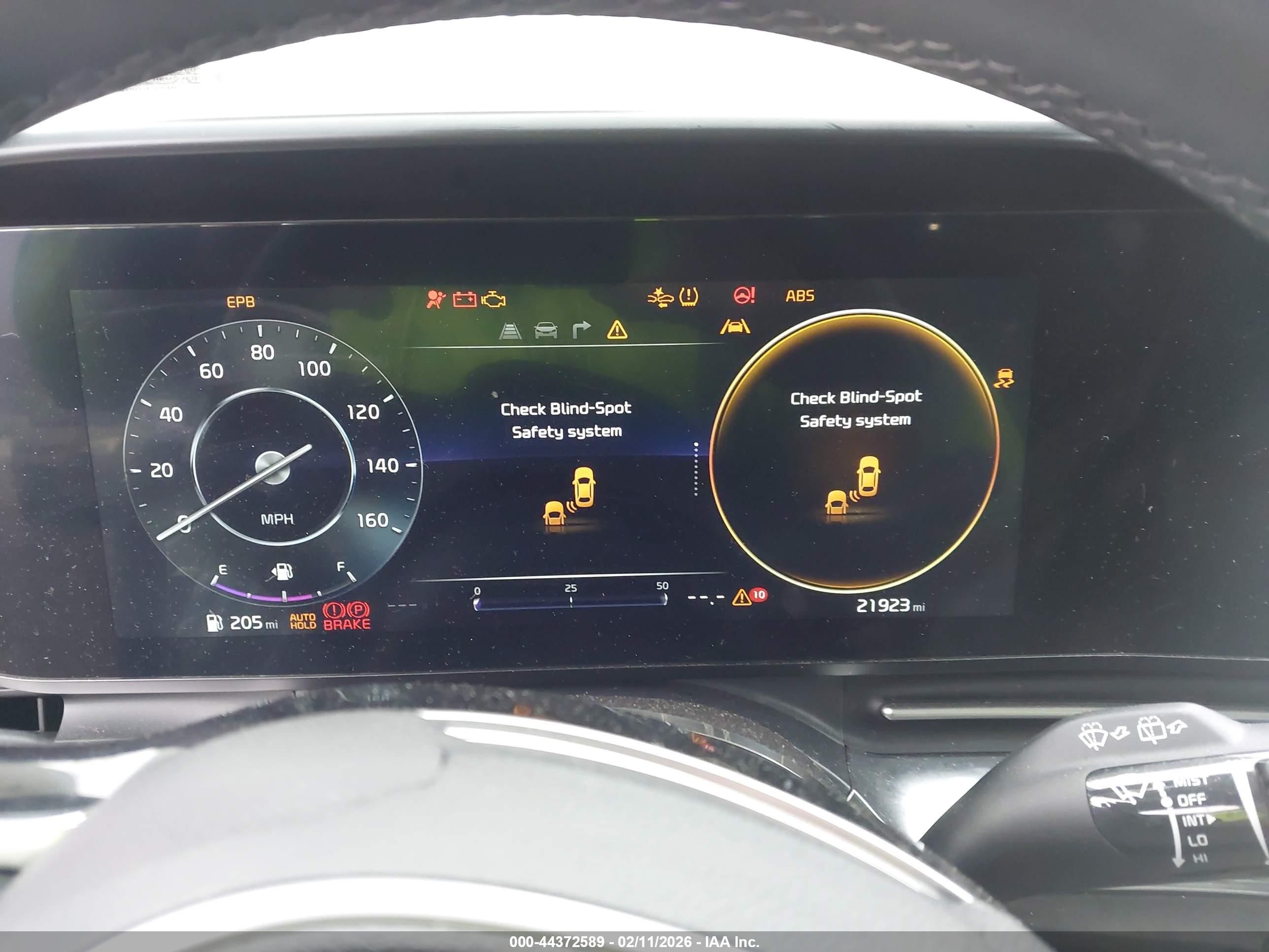 KIA CARNIVAL image 7