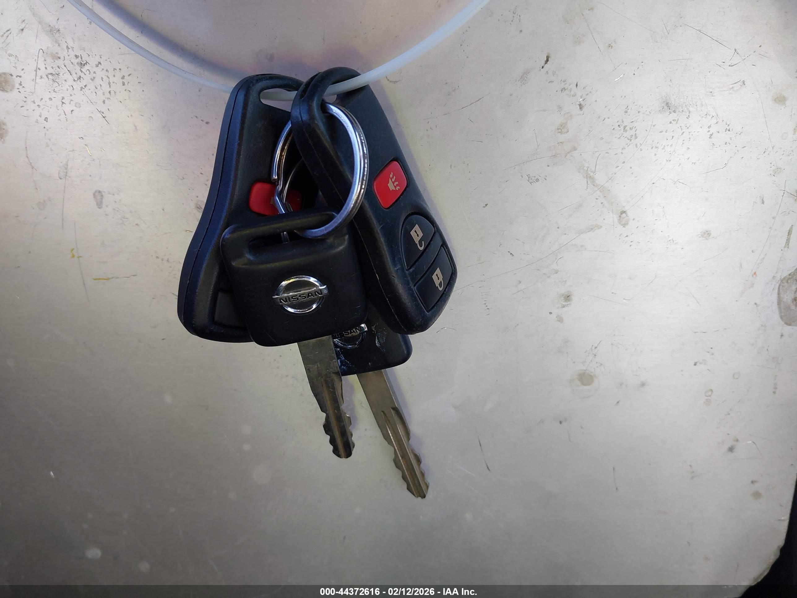 NISSAN VERSA image 11