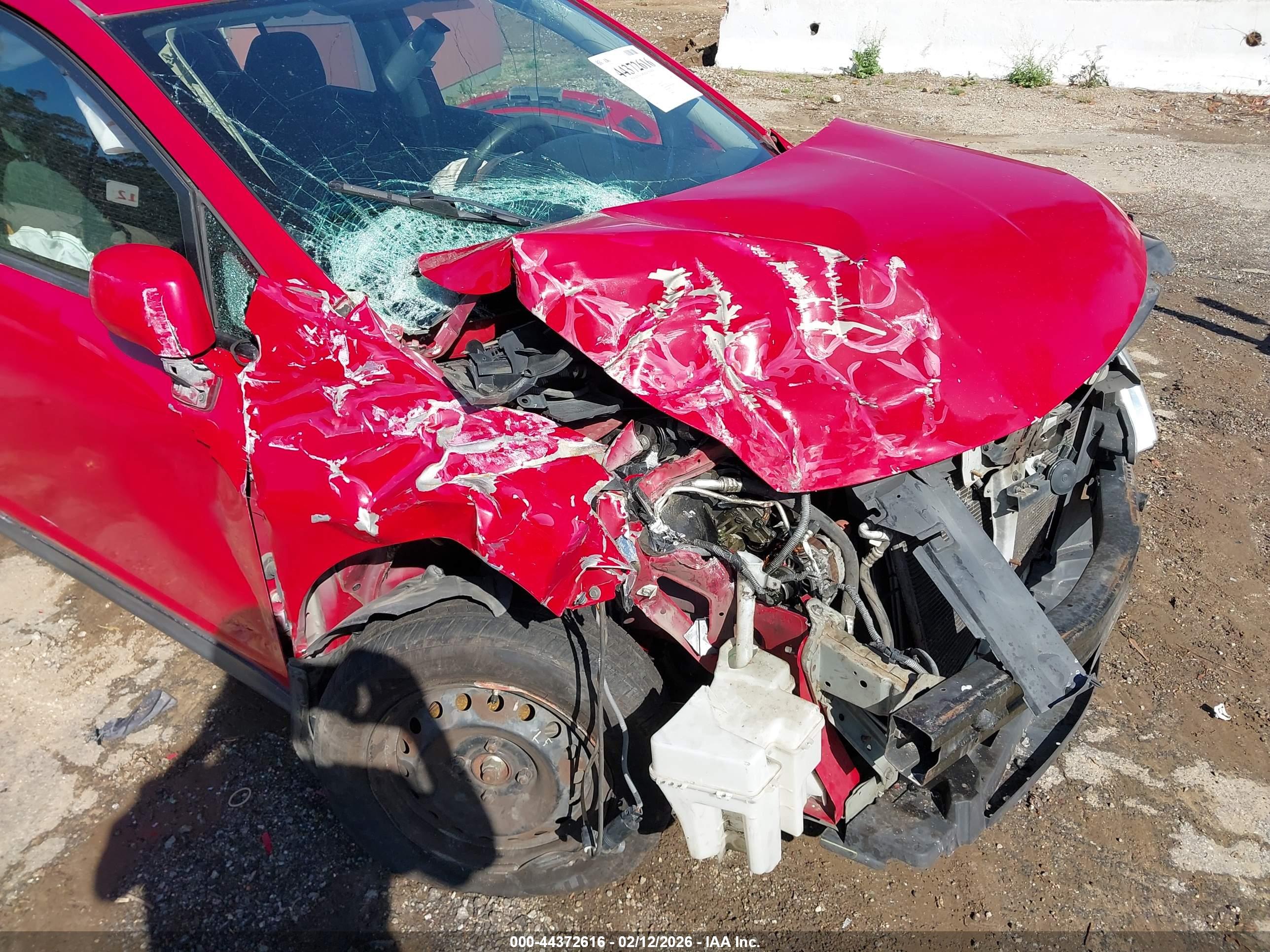 NISSAN VERSA image 6