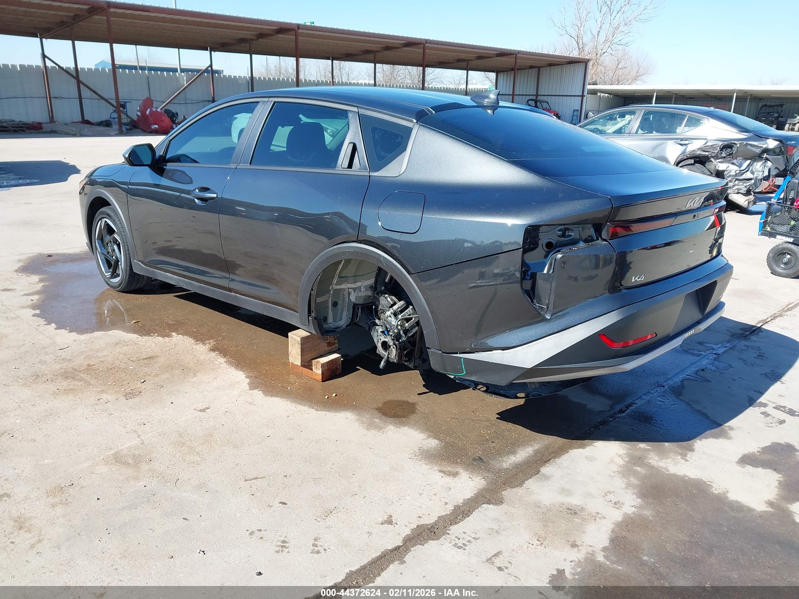 KIA K4 image 3
