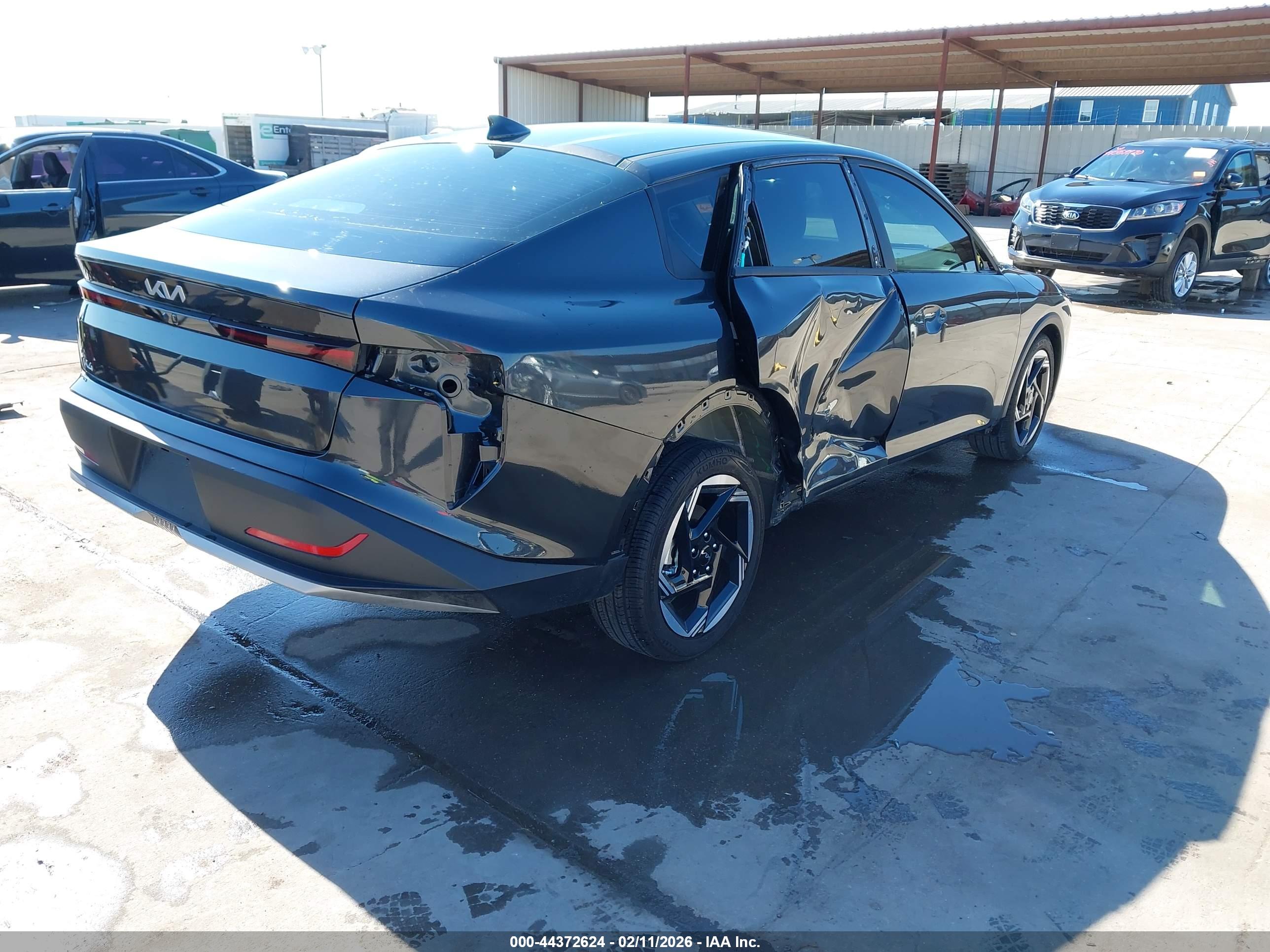 KIA K4 image 4