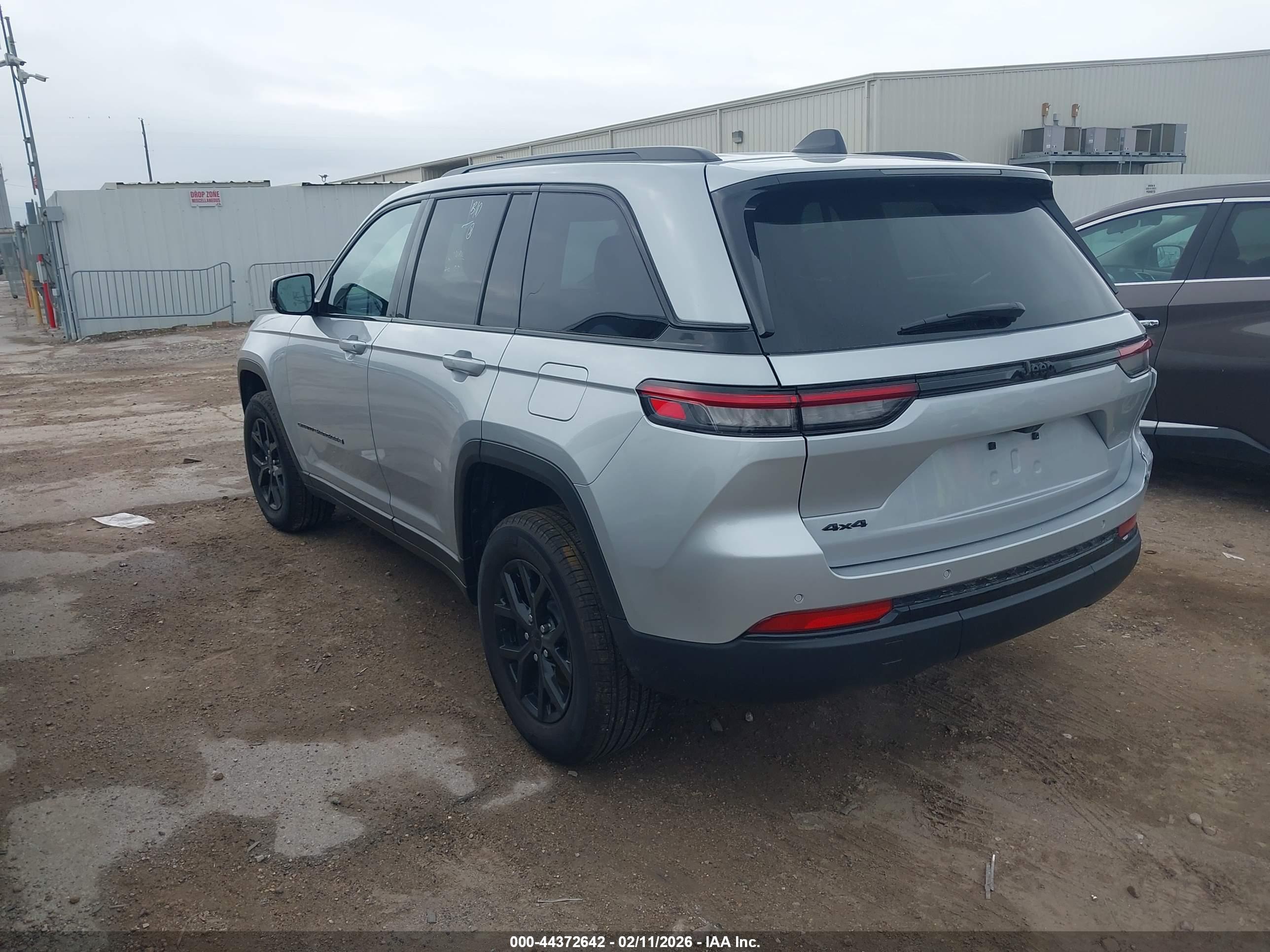 JEEP GRAND image 3