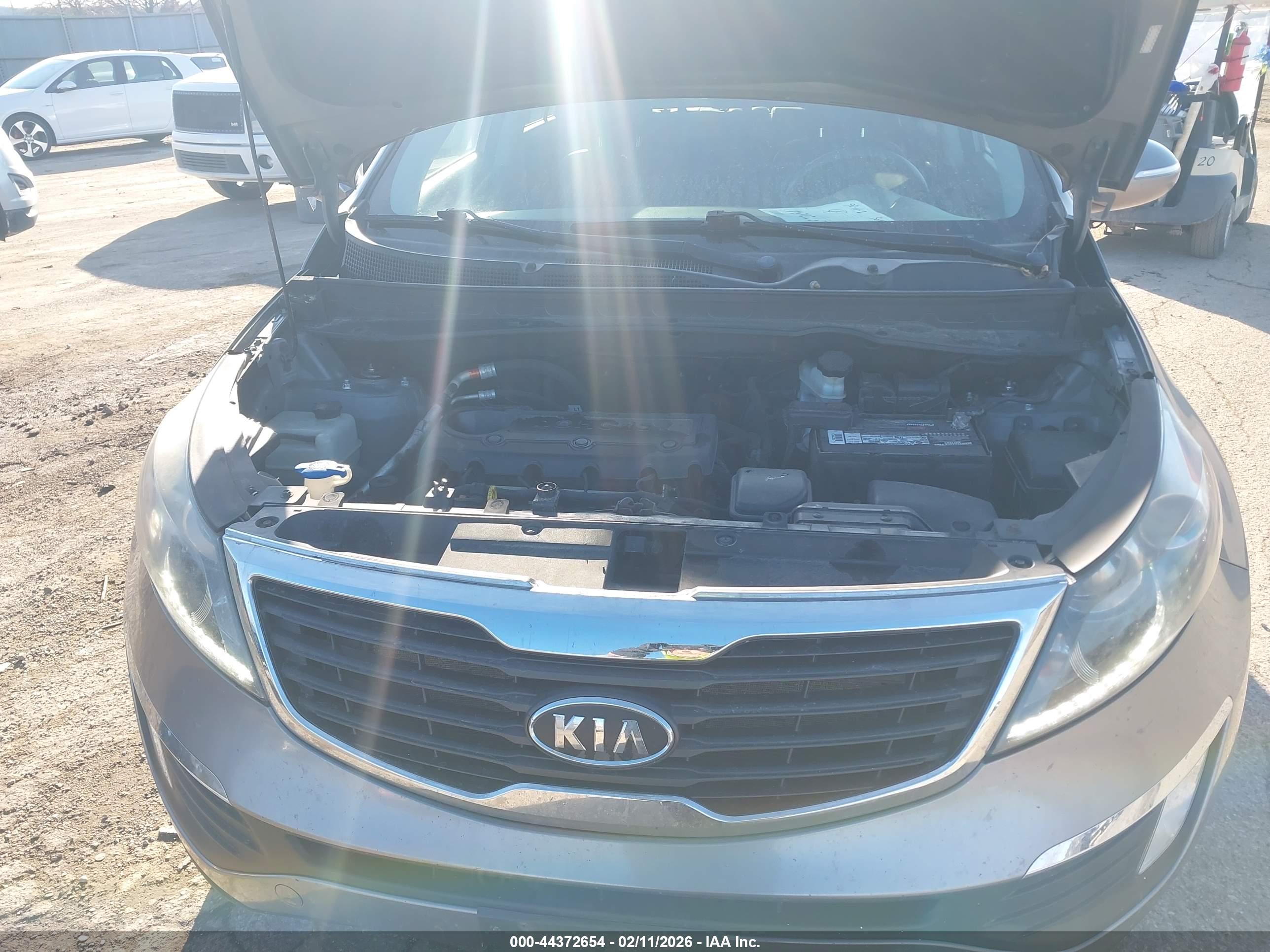 KIA SPORTAGE image 10
