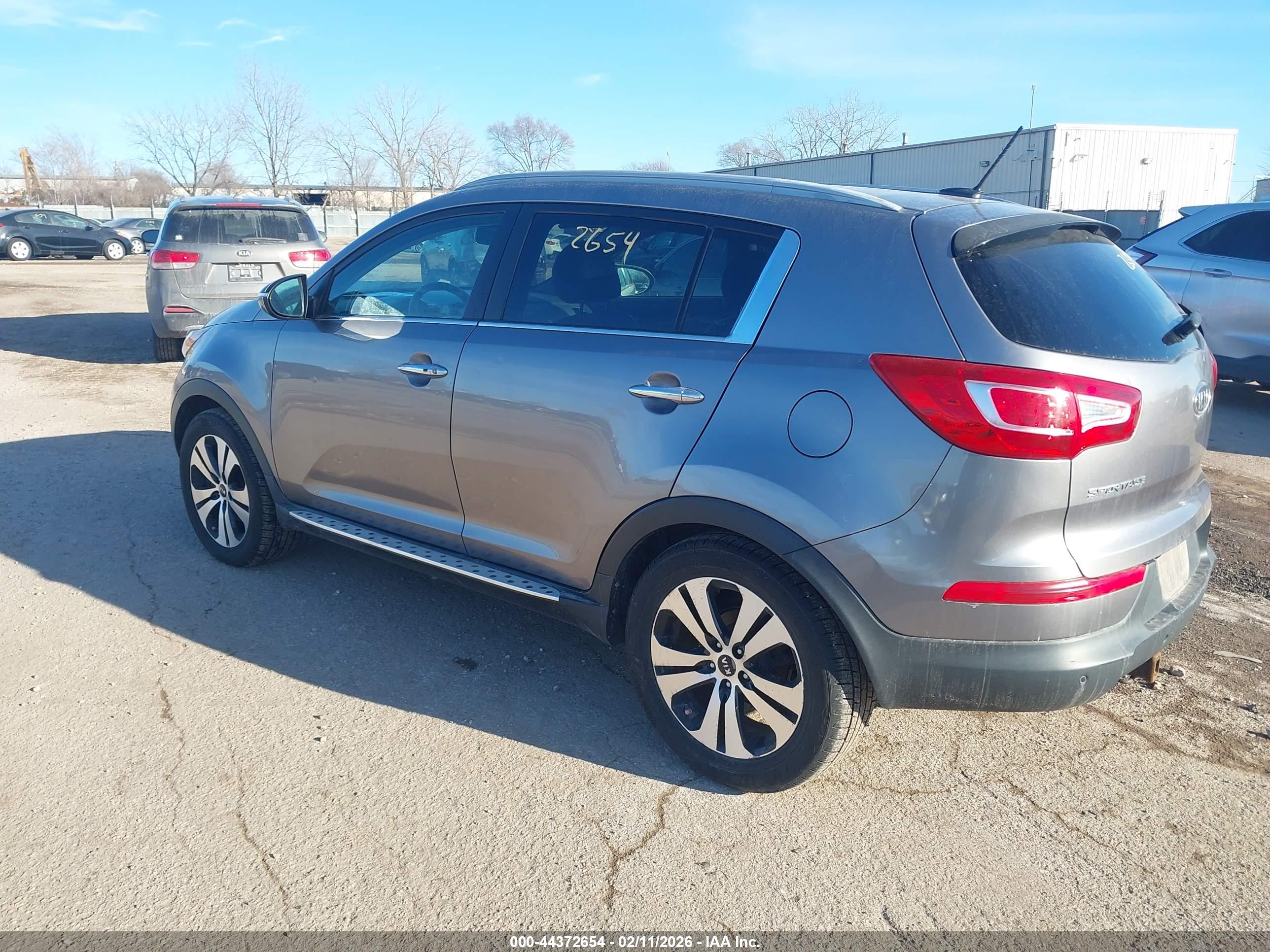 KIA SPORTAGE image 3