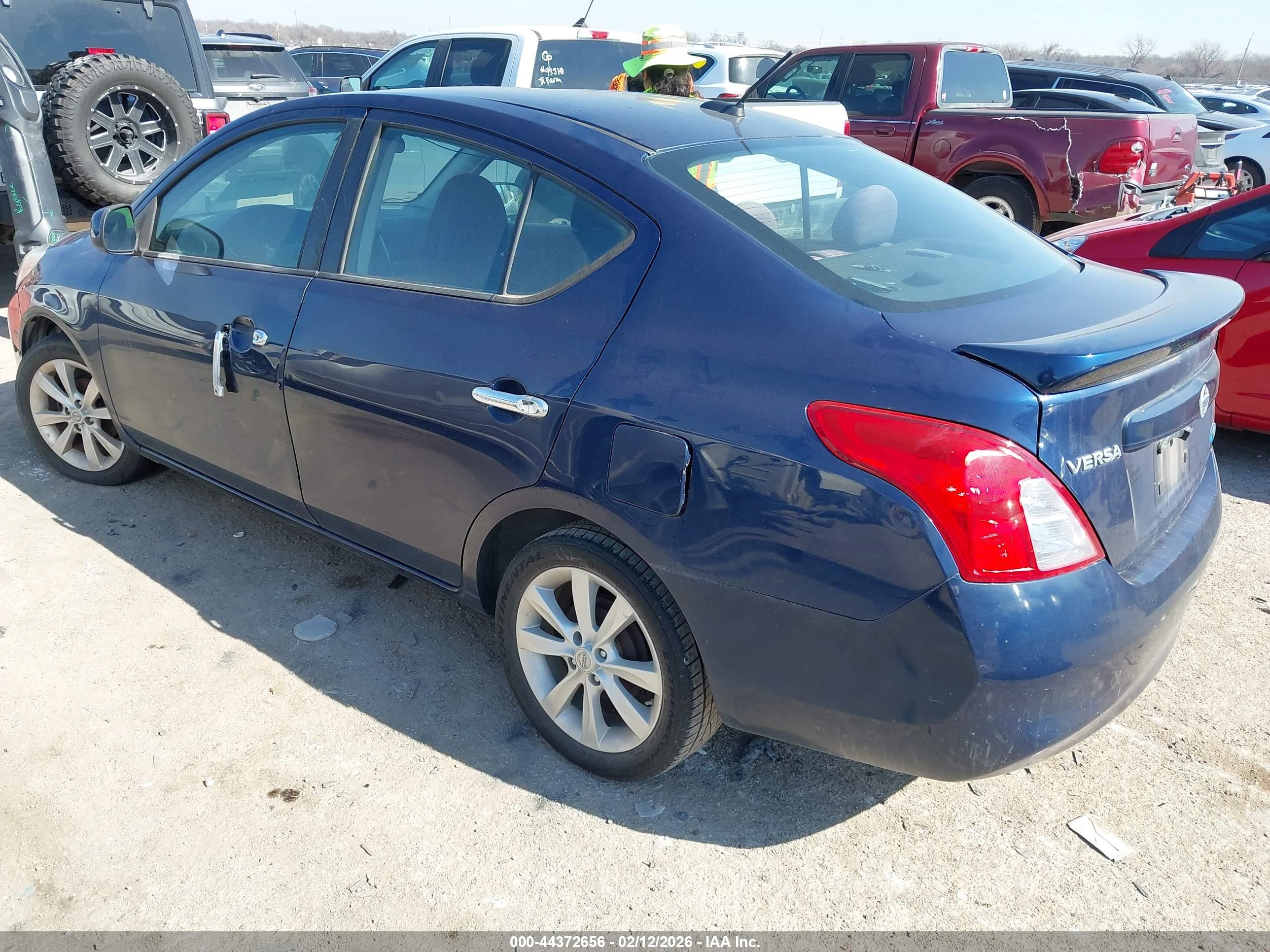 NISSAN VERSA image 3