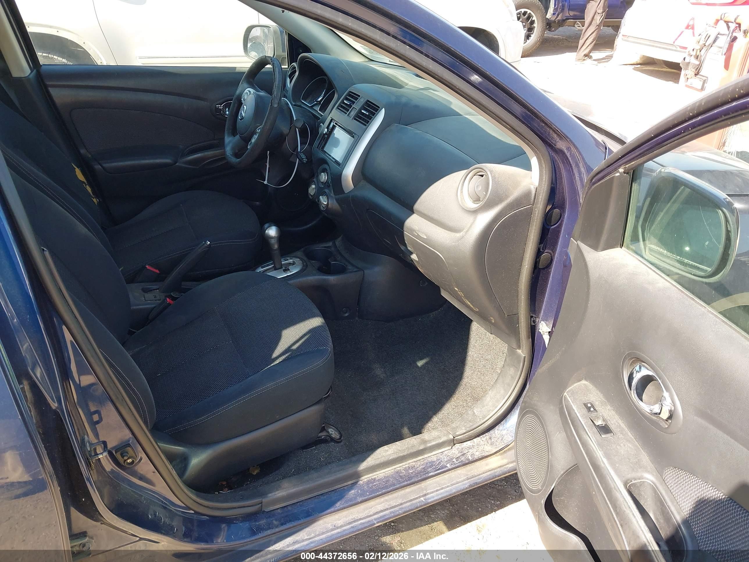 NISSAN VERSA image 5