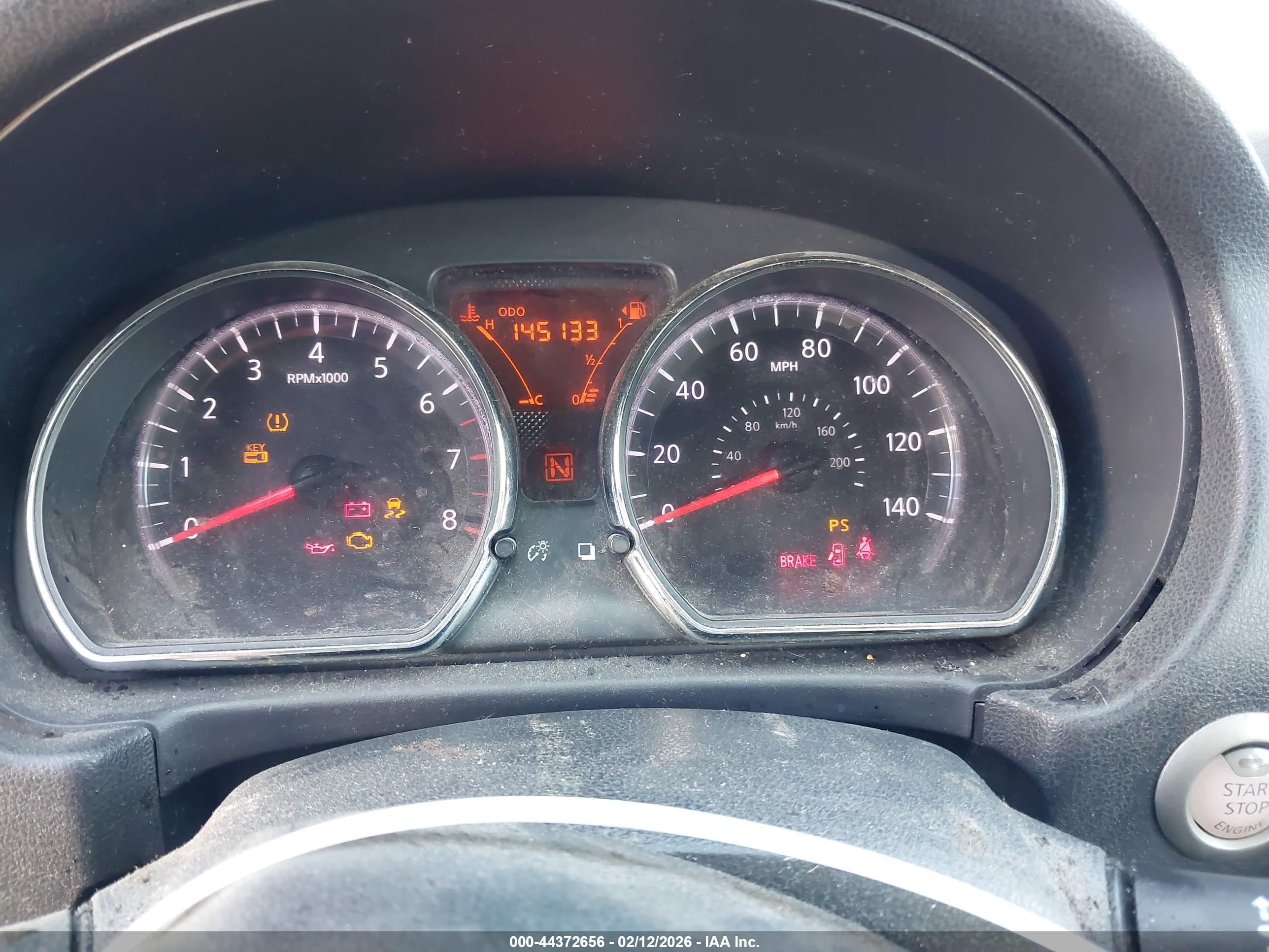 NISSAN VERSA image 7