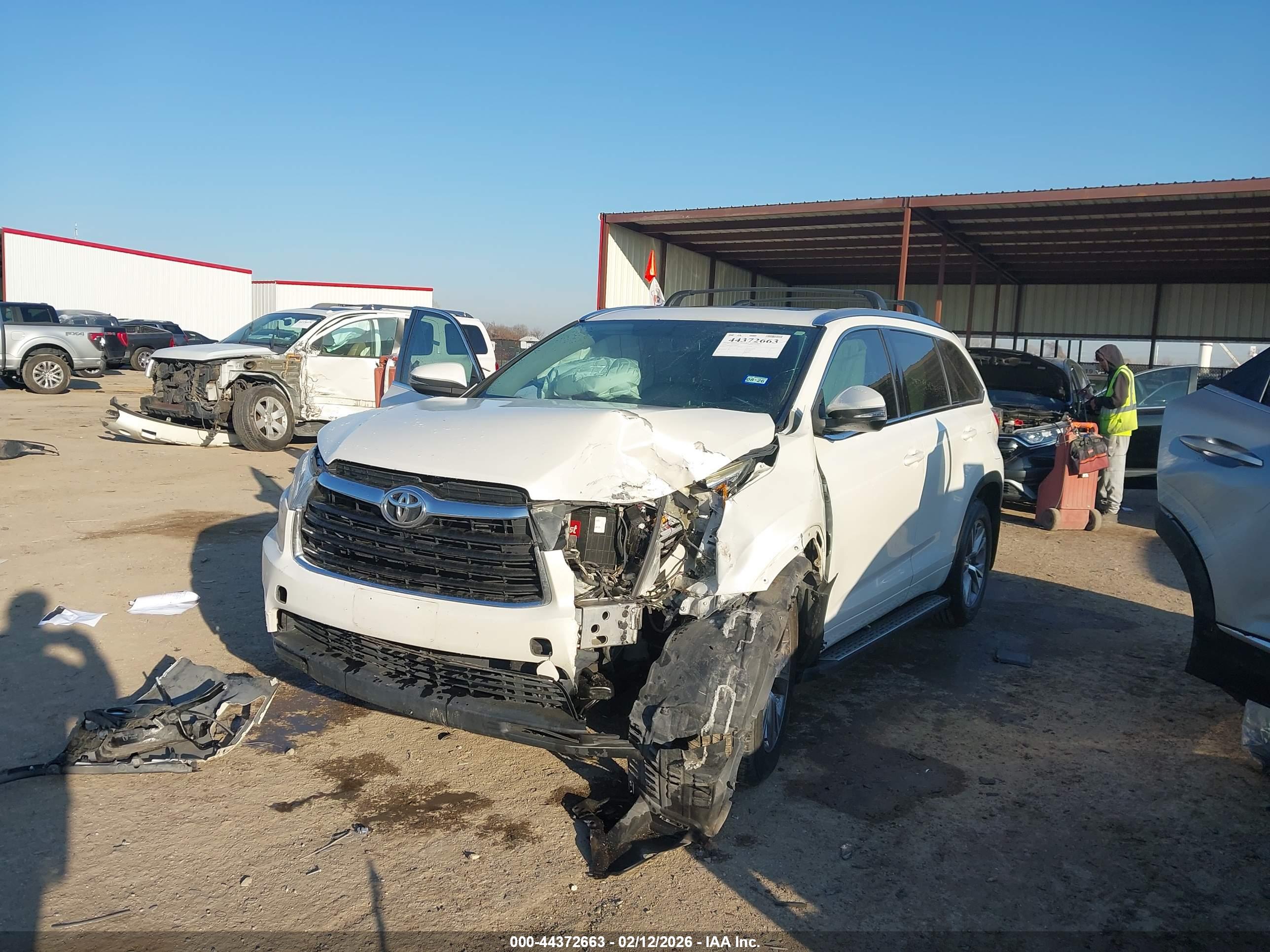TOYOTA HIGHLANDER image 2