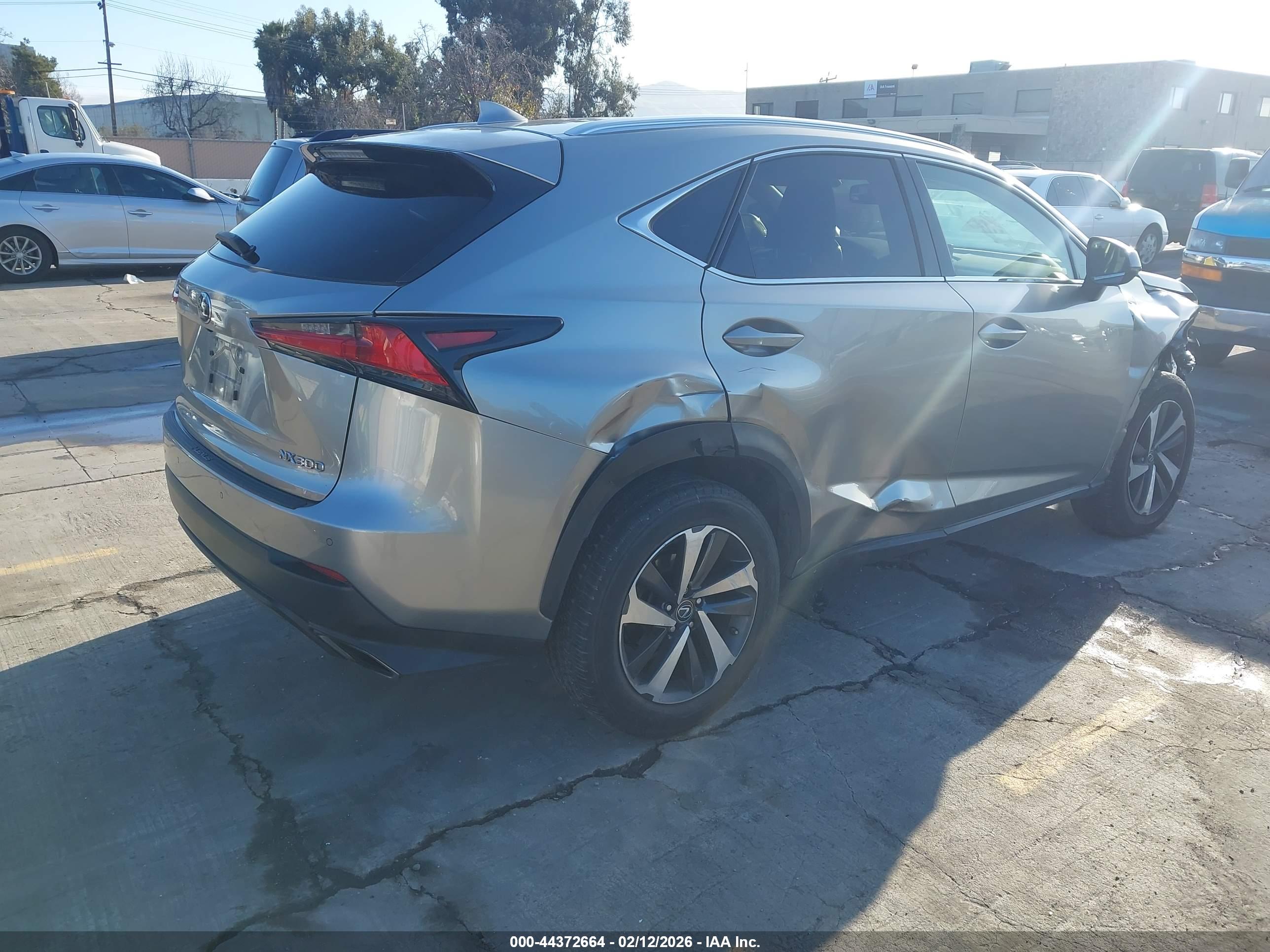 LEXUS NX image 4