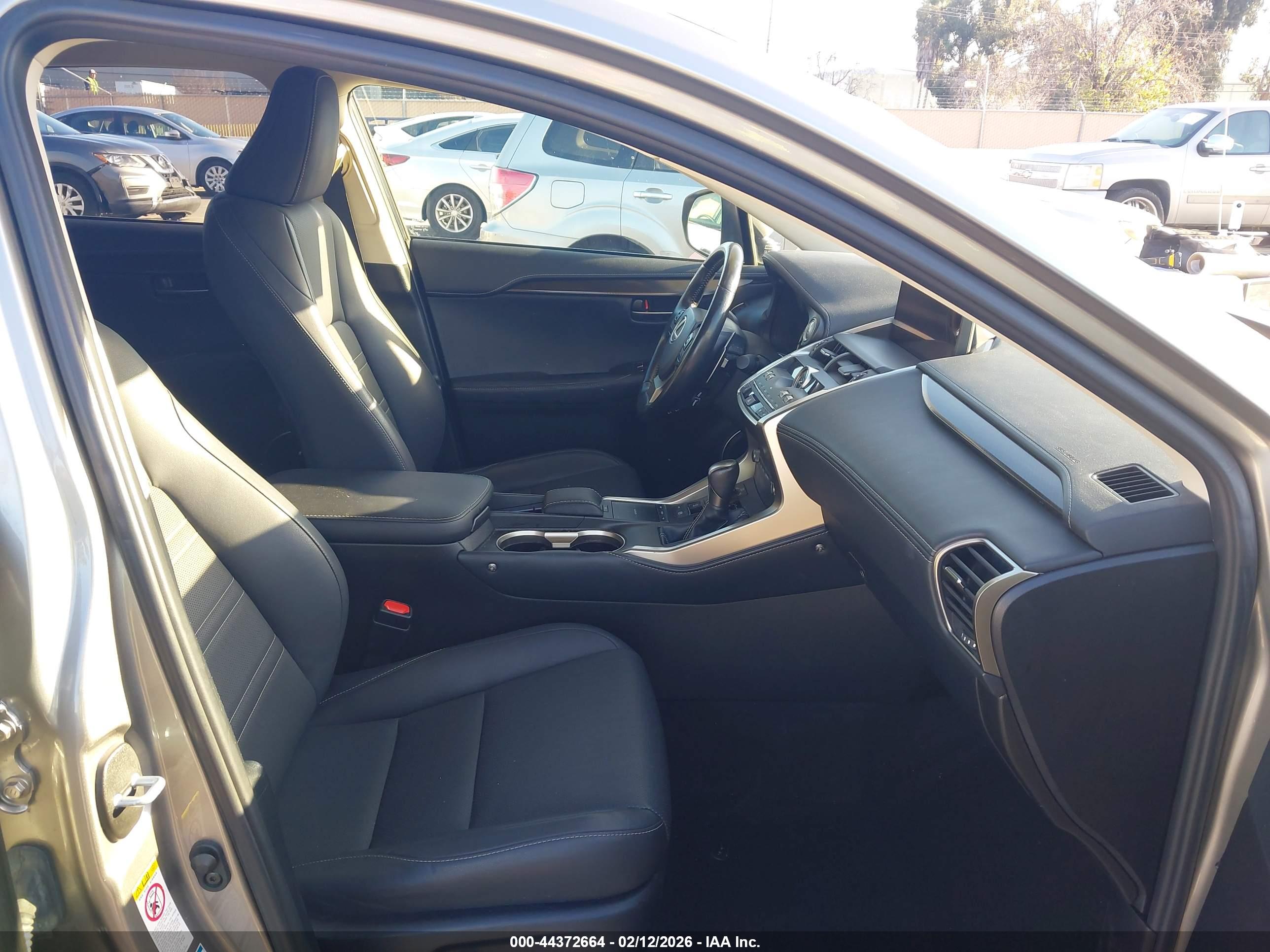 LEXUS NX image 5
