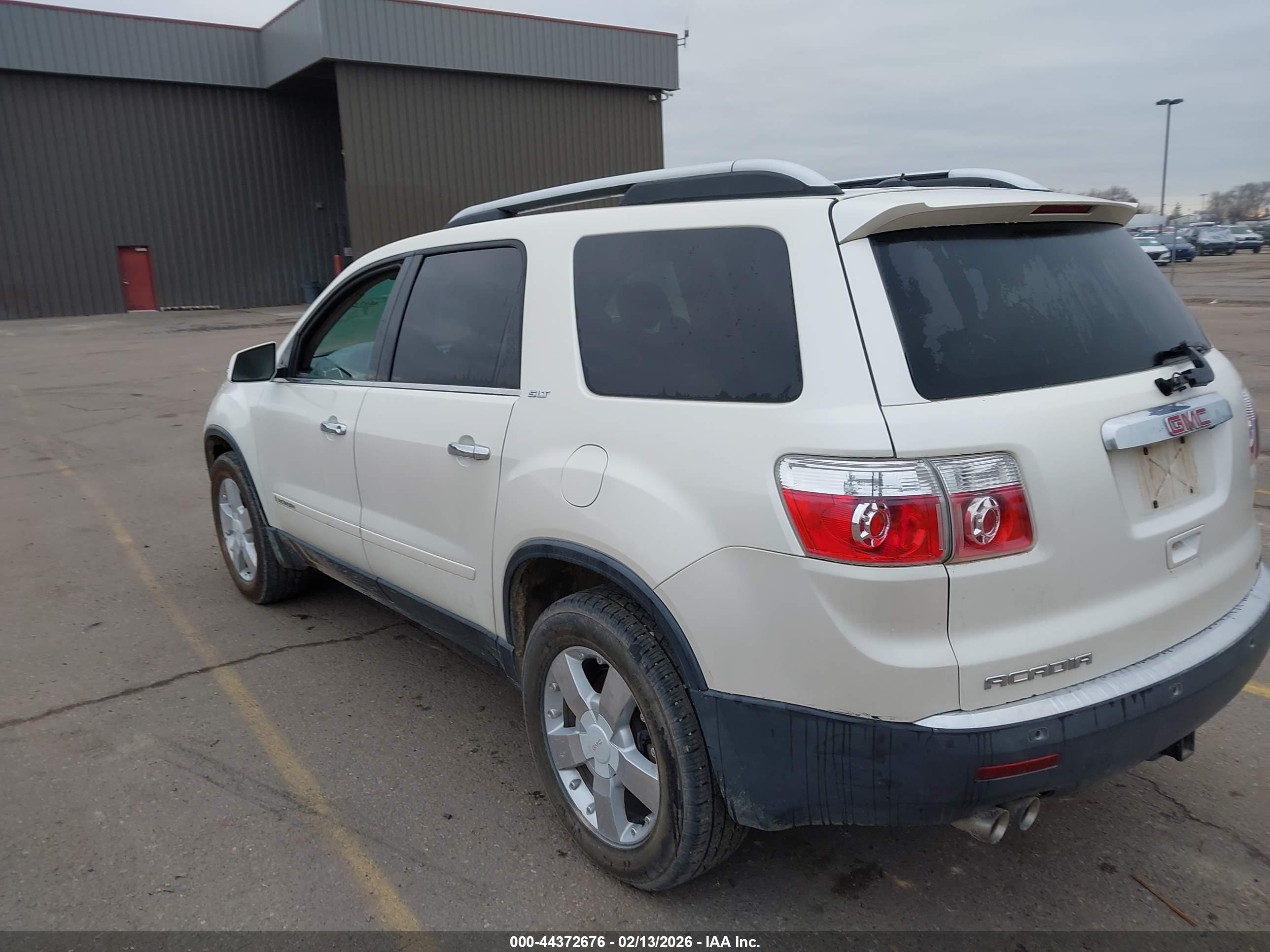 GMC ACADIA image 3