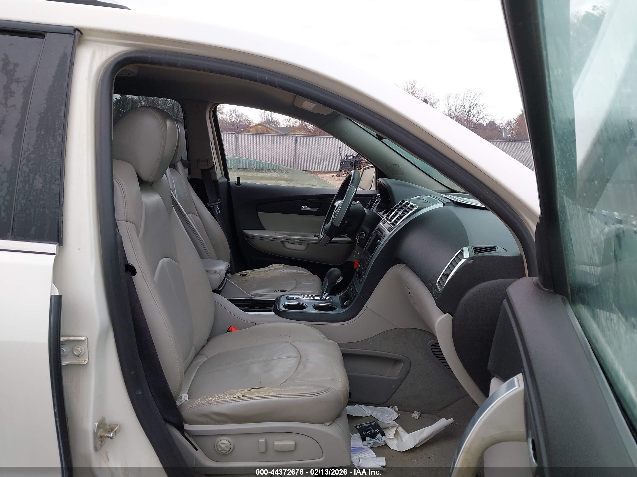 GMC ACADIA image 5
