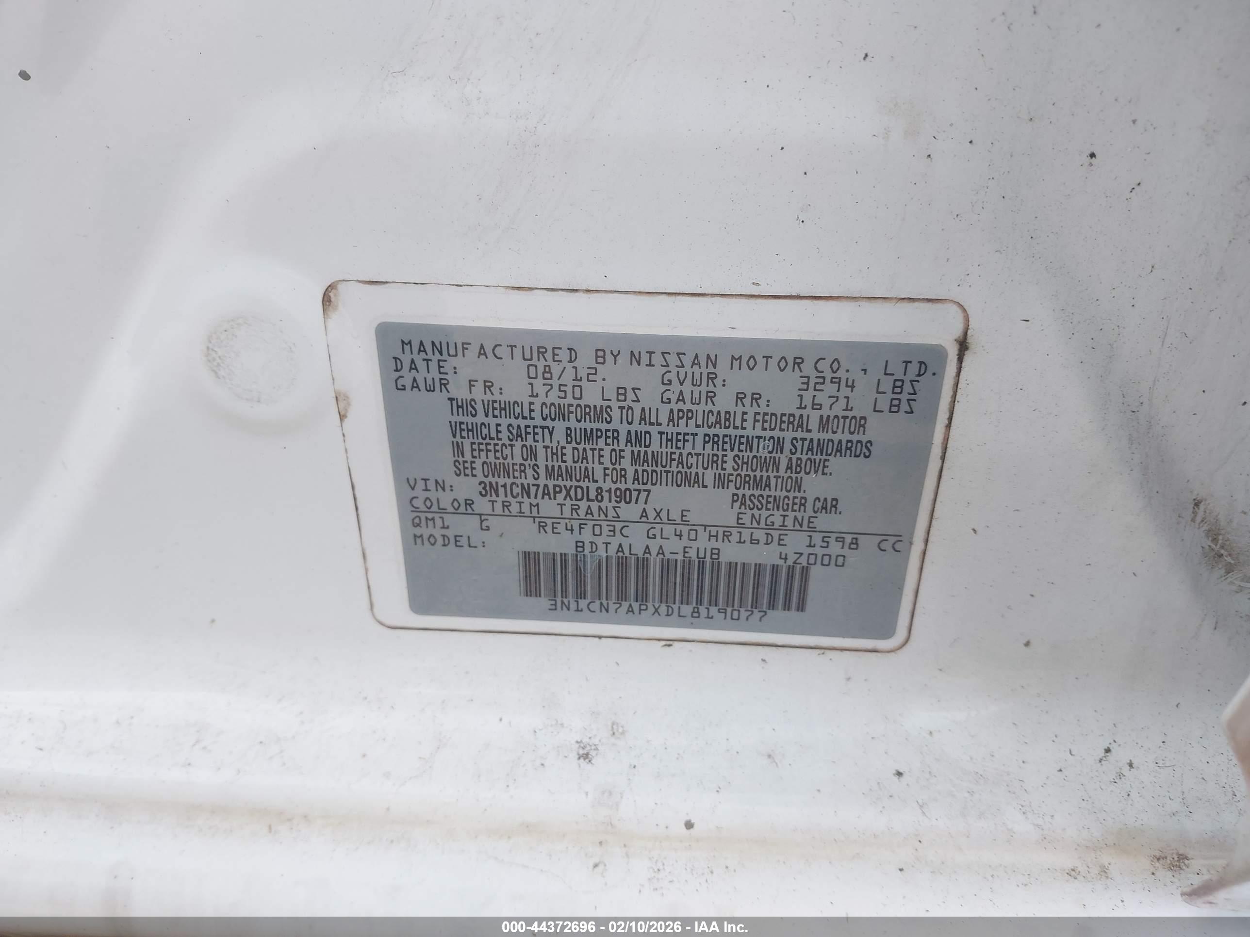 NISSAN VERSA image 9