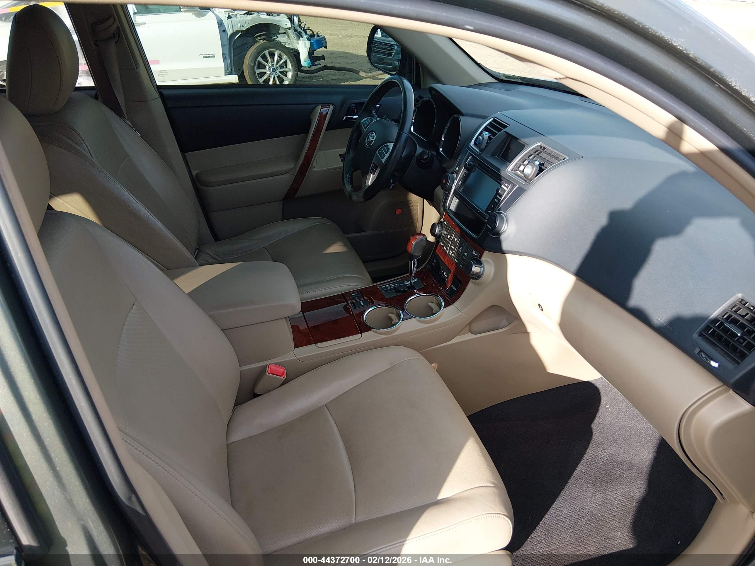 TOYOTA HIGHLANDER image 5