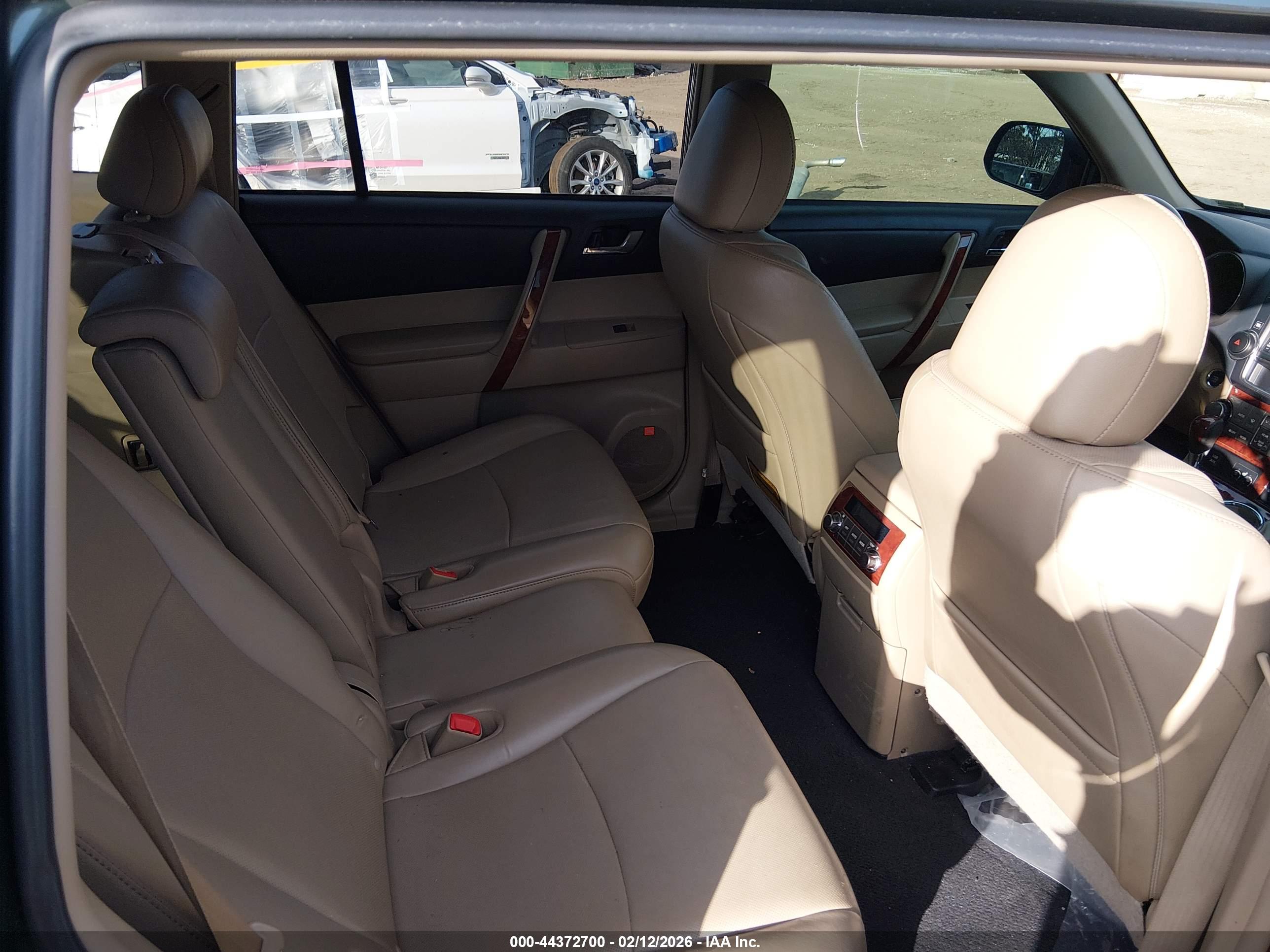 TOYOTA HIGHLANDER image 8