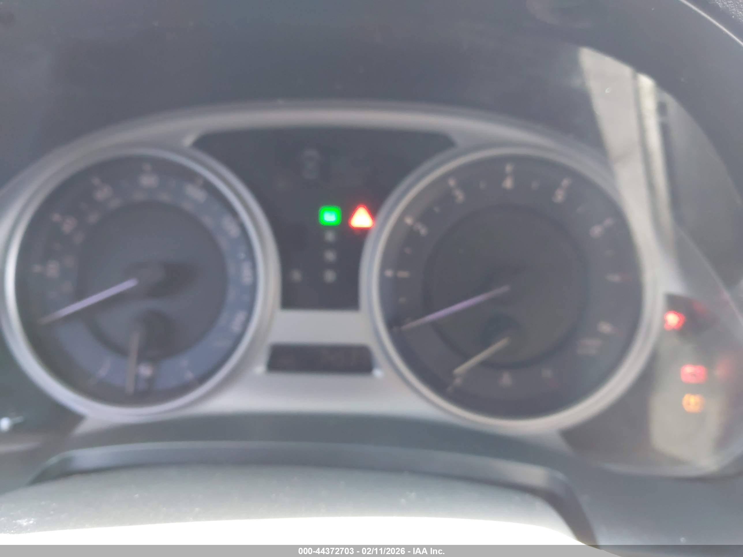LEXUS IS image 7