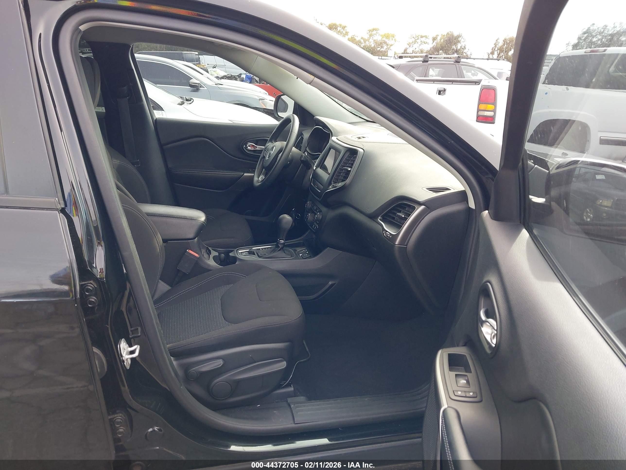 JEEP CHEROKEE image 5