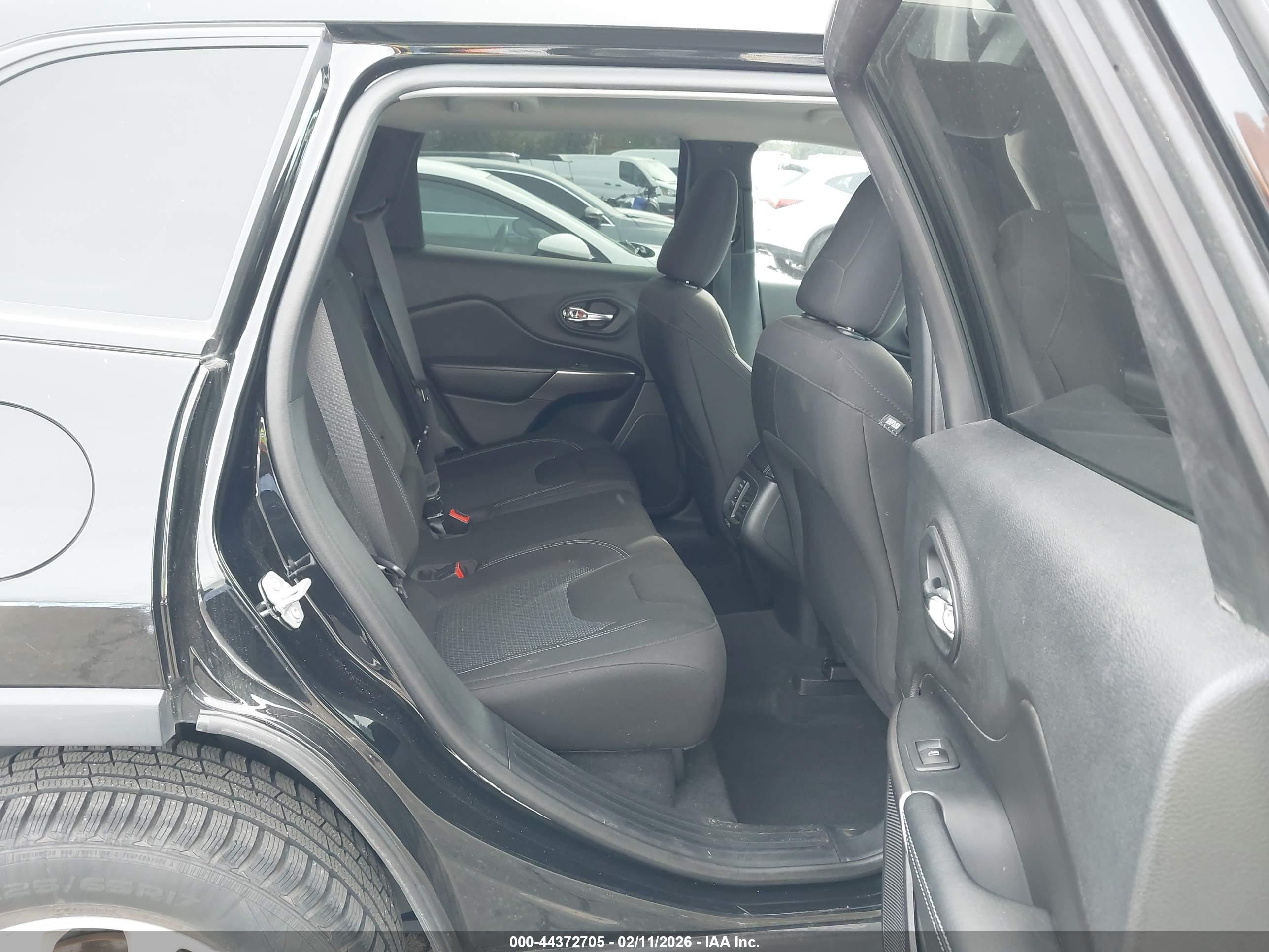 JEEP CHEROKEE image 8