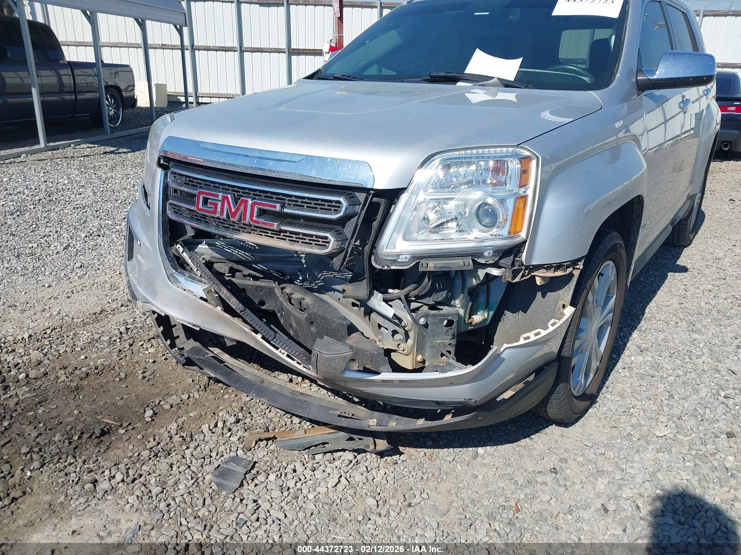 GMC TERRAIN image 6