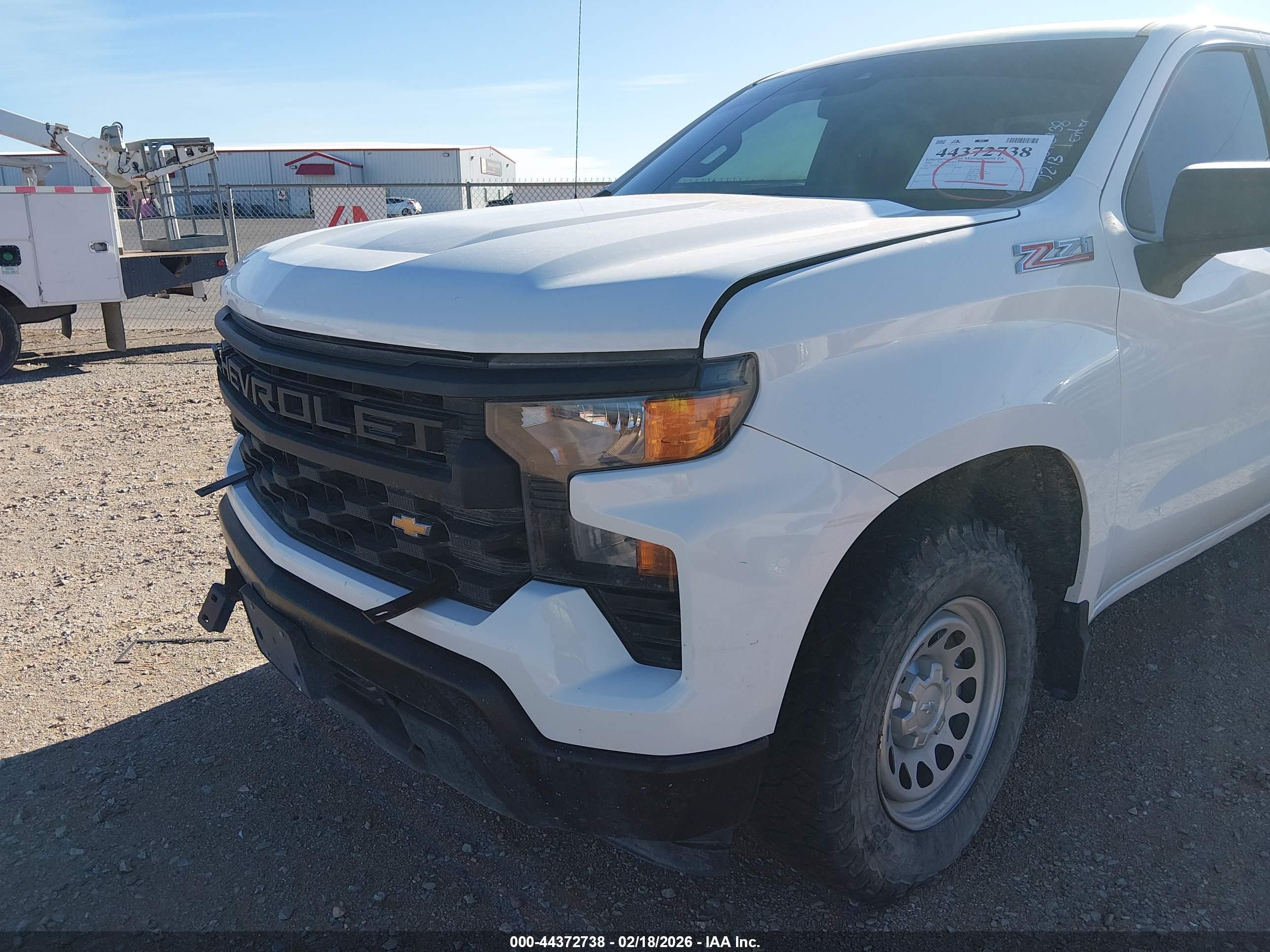 CHEVROLET SILVERADO image 6