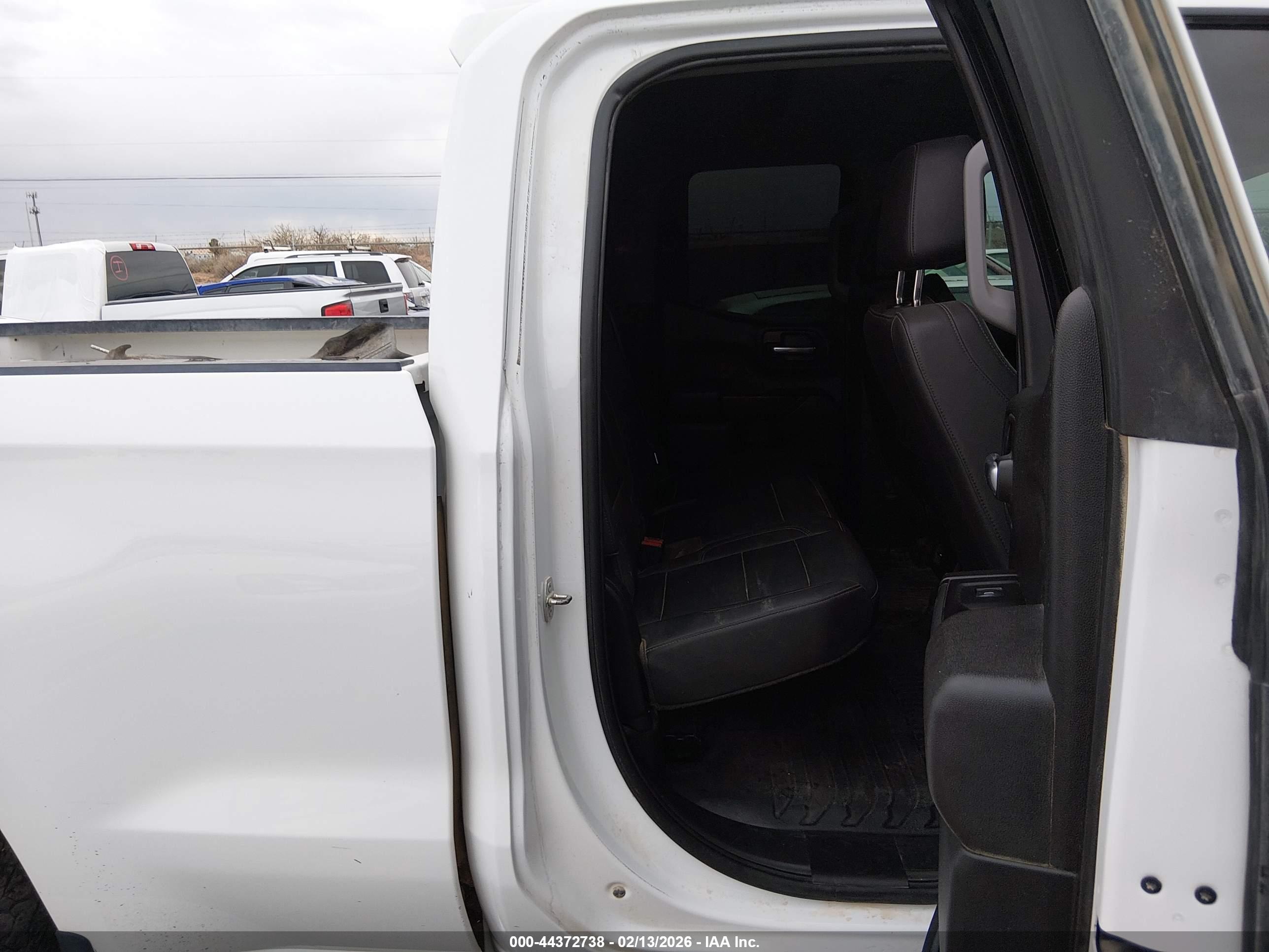 CHEVROLET SILVERADO image 8
