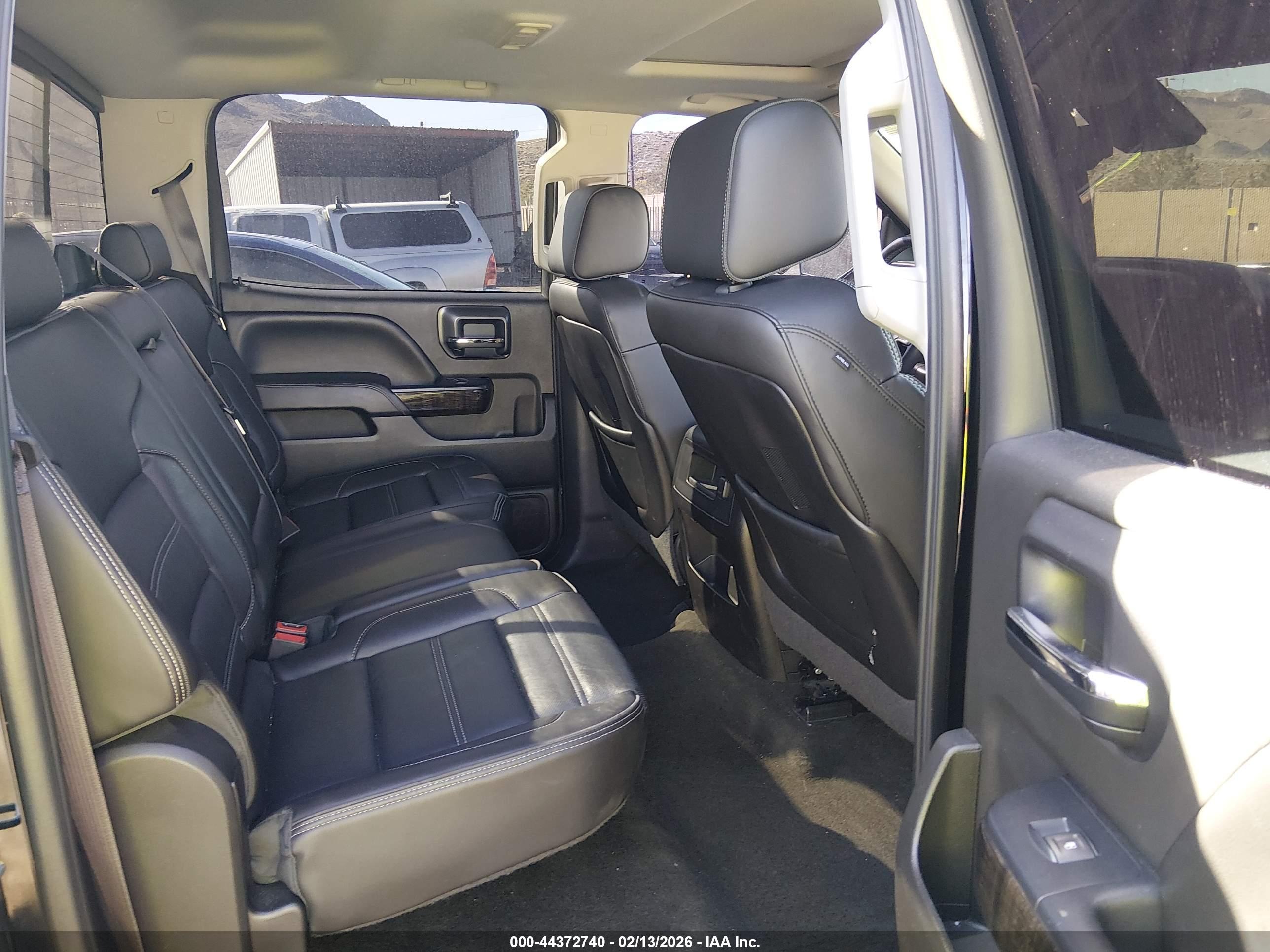 GMC SIERRA image 8