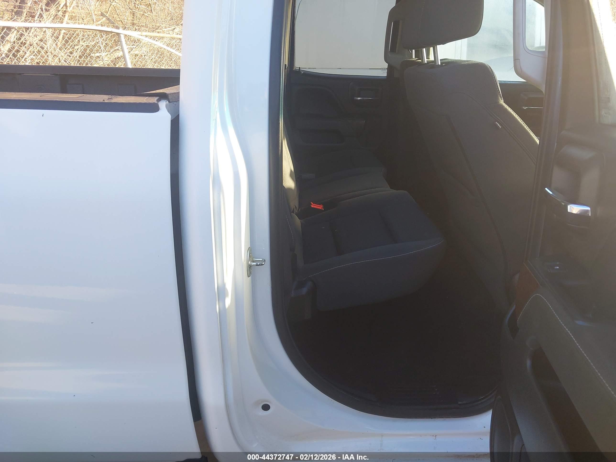 GMC SIERRA image 8