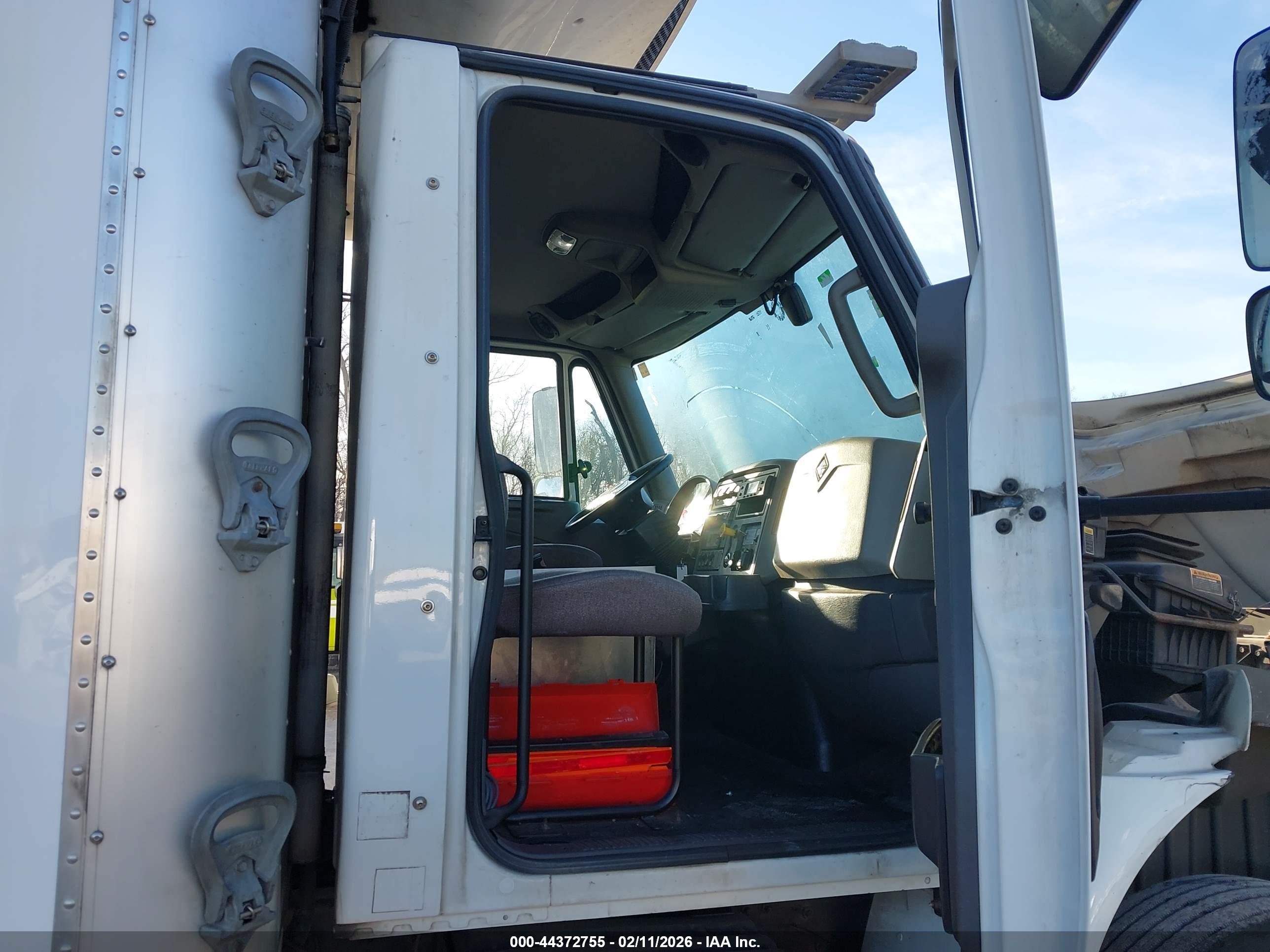 INTERNATIONAL DURASTAR image 8