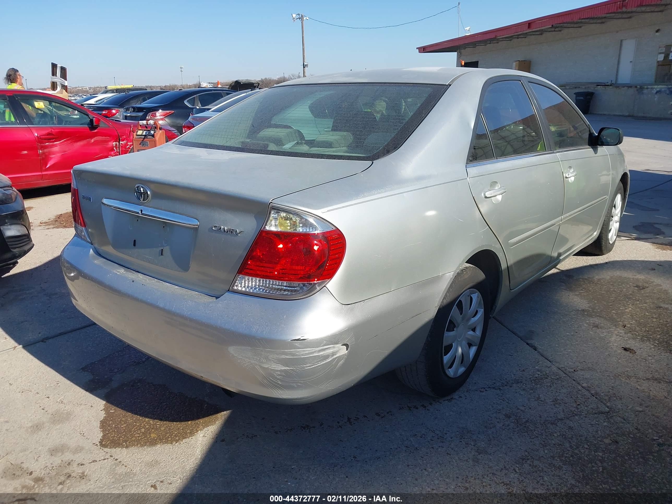 TOYOTA CAMRY image 4