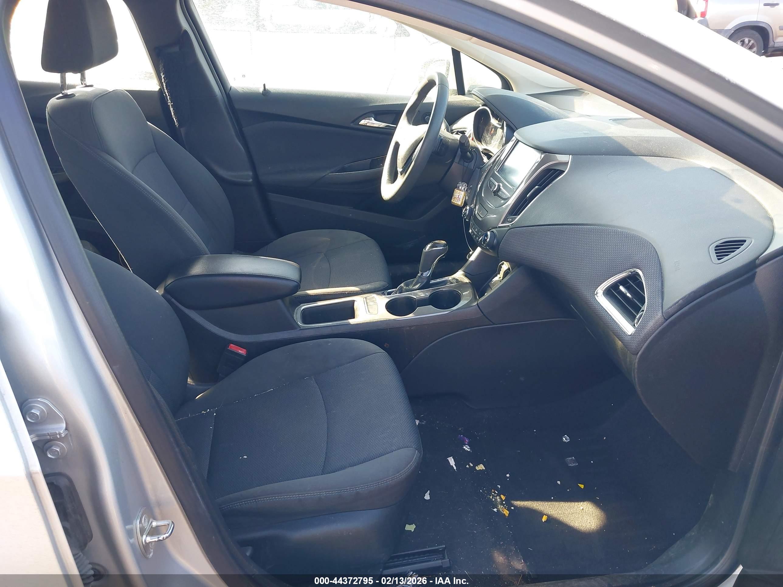 CHEVROLET CRUZE image 5