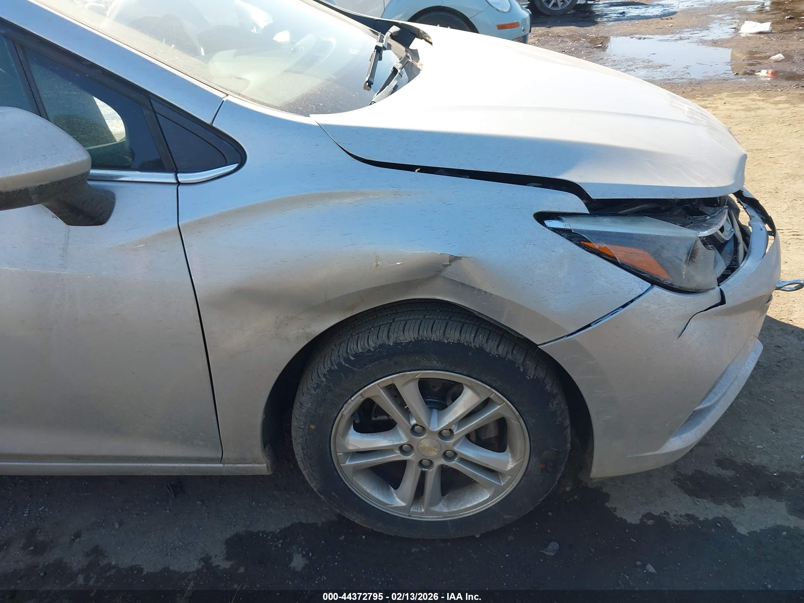 CHEVROLET CRUZE image 6