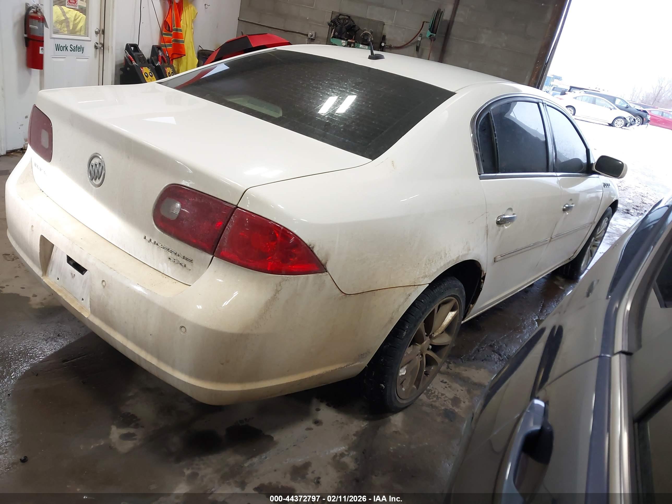 BUICK LUCERNE image 4