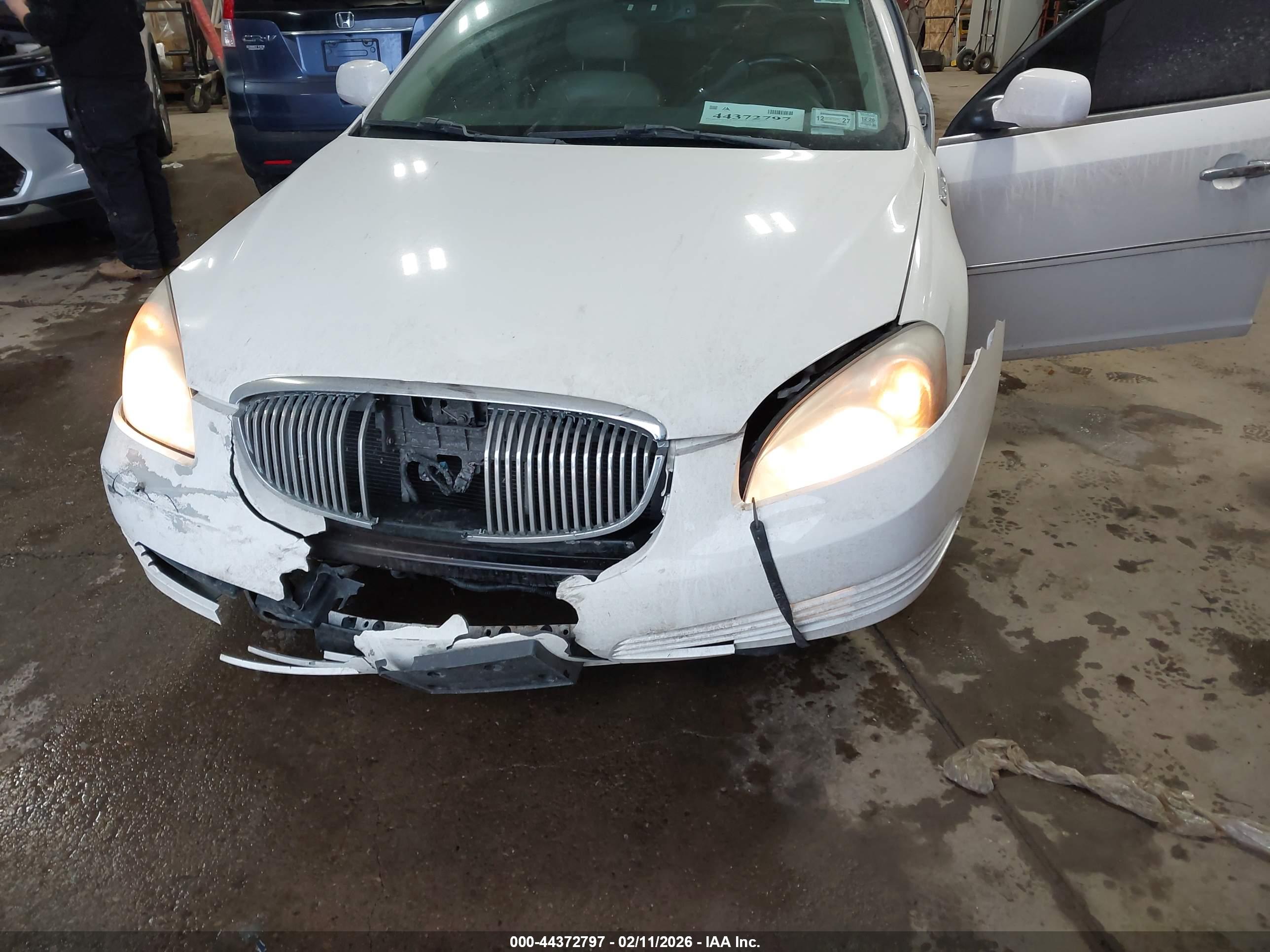 BUICK LUCERNE image 6