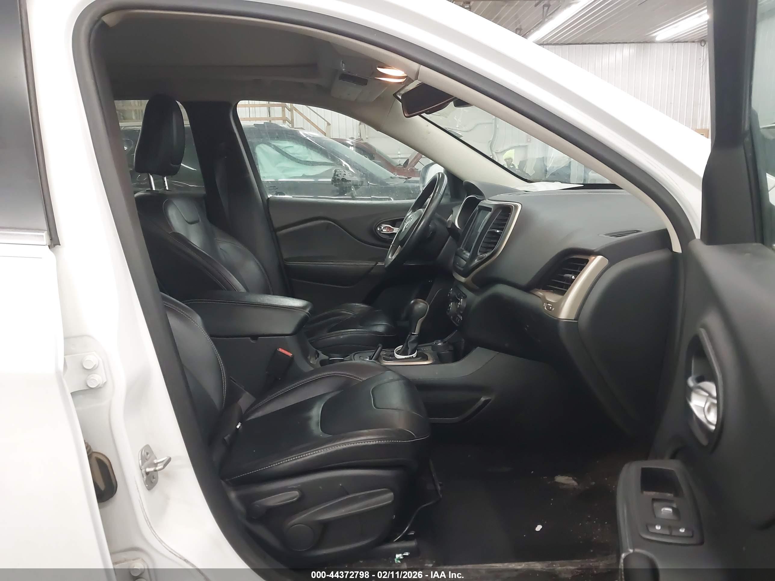 JEEP CHEROKEE image 5
