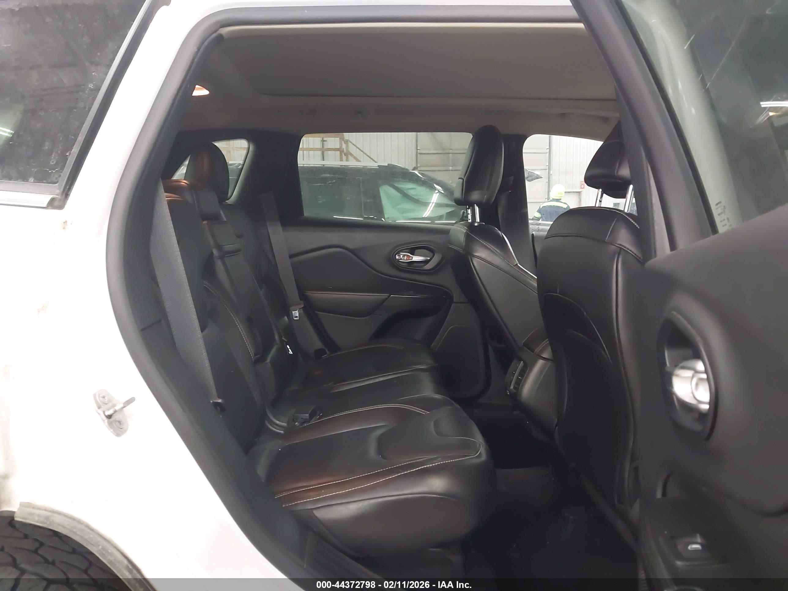 JEEP CHEROKEE image 8