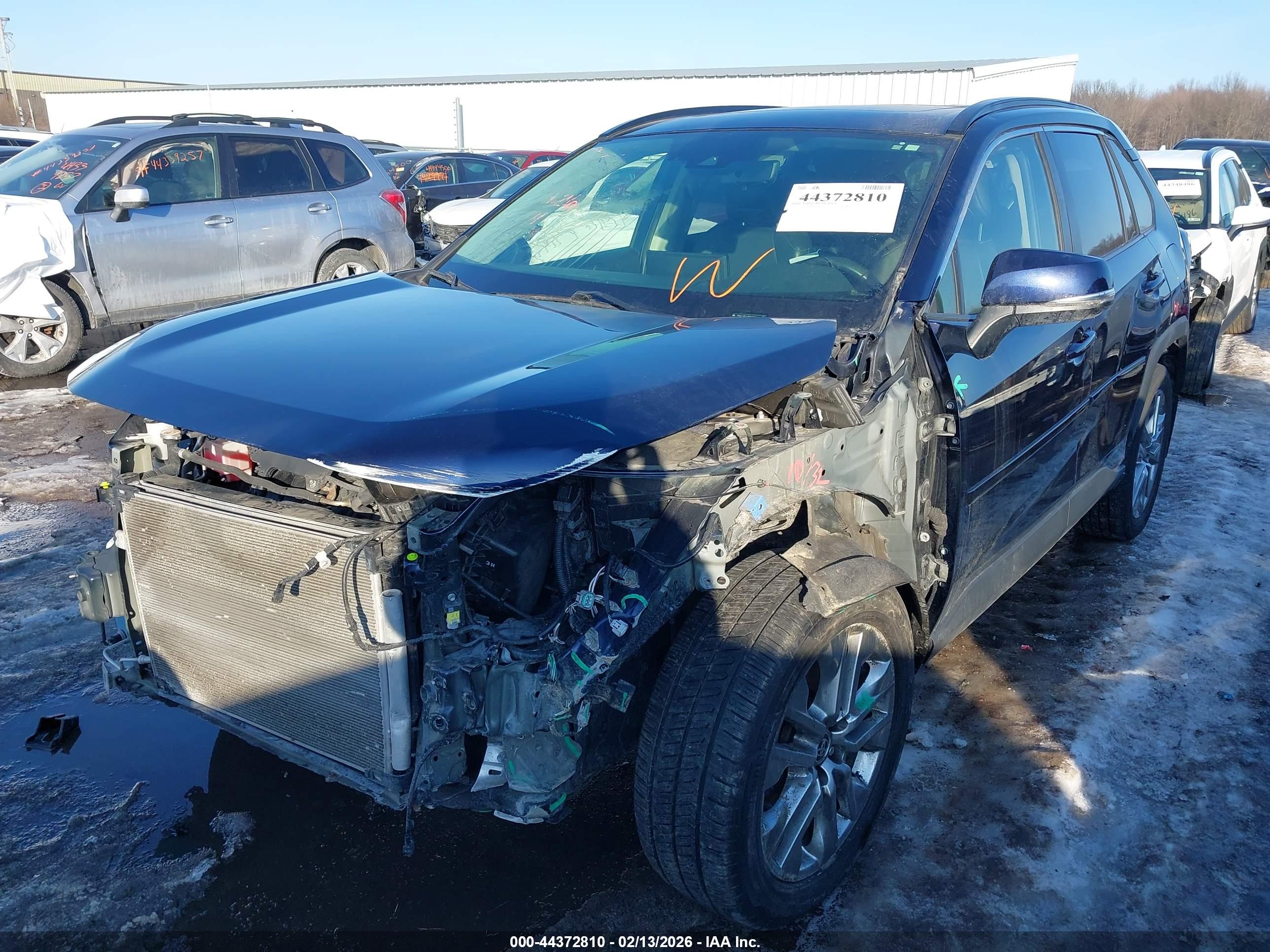 TOYOTA RAV4 image 2